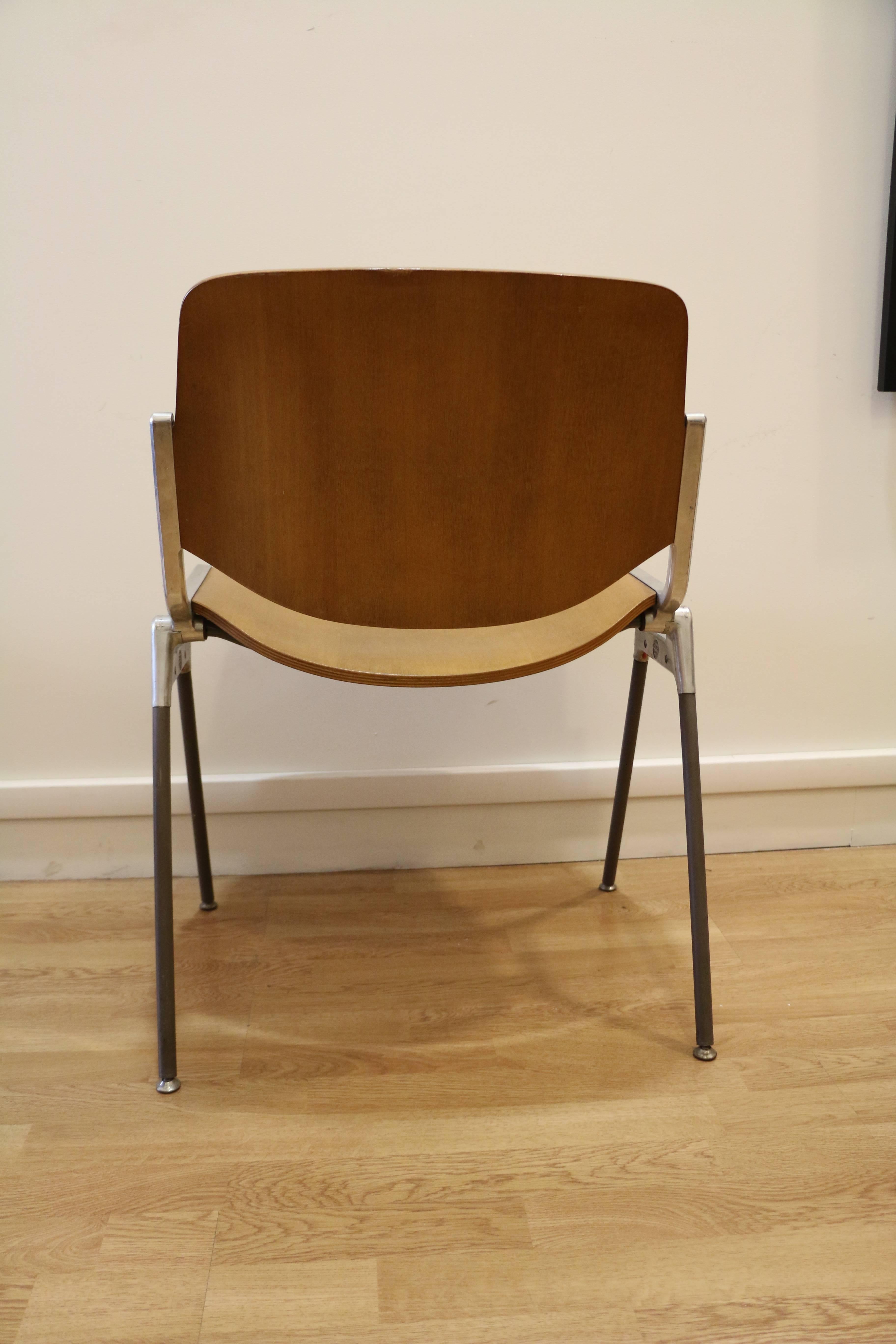 Set of Six Mid-Century Modern Chairs by Giancarlo Piretti, Italy, 1970s In Good Condition For Sale In Paris, FR