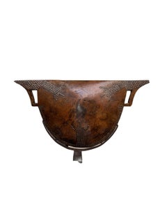 A rare and exceptional slit drum from the Mangbetu culture – Democratic Republic