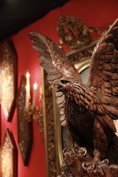 Un'aquila reale della Foresta Nera di Brienz a grandezza naturale, scolpita in modo meraviglioso