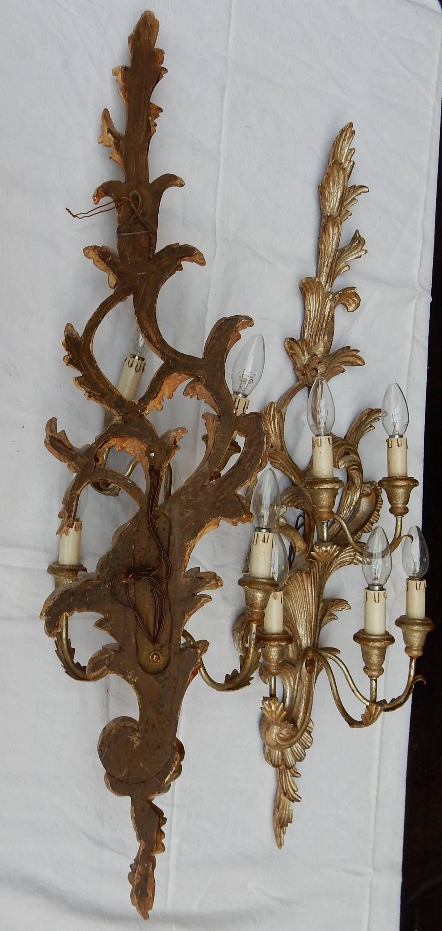 1950s to 1970s Era Pair of Sconces Silvered Wood in the Style of Louis XV  In Good Condition For Sale In Paris, FR