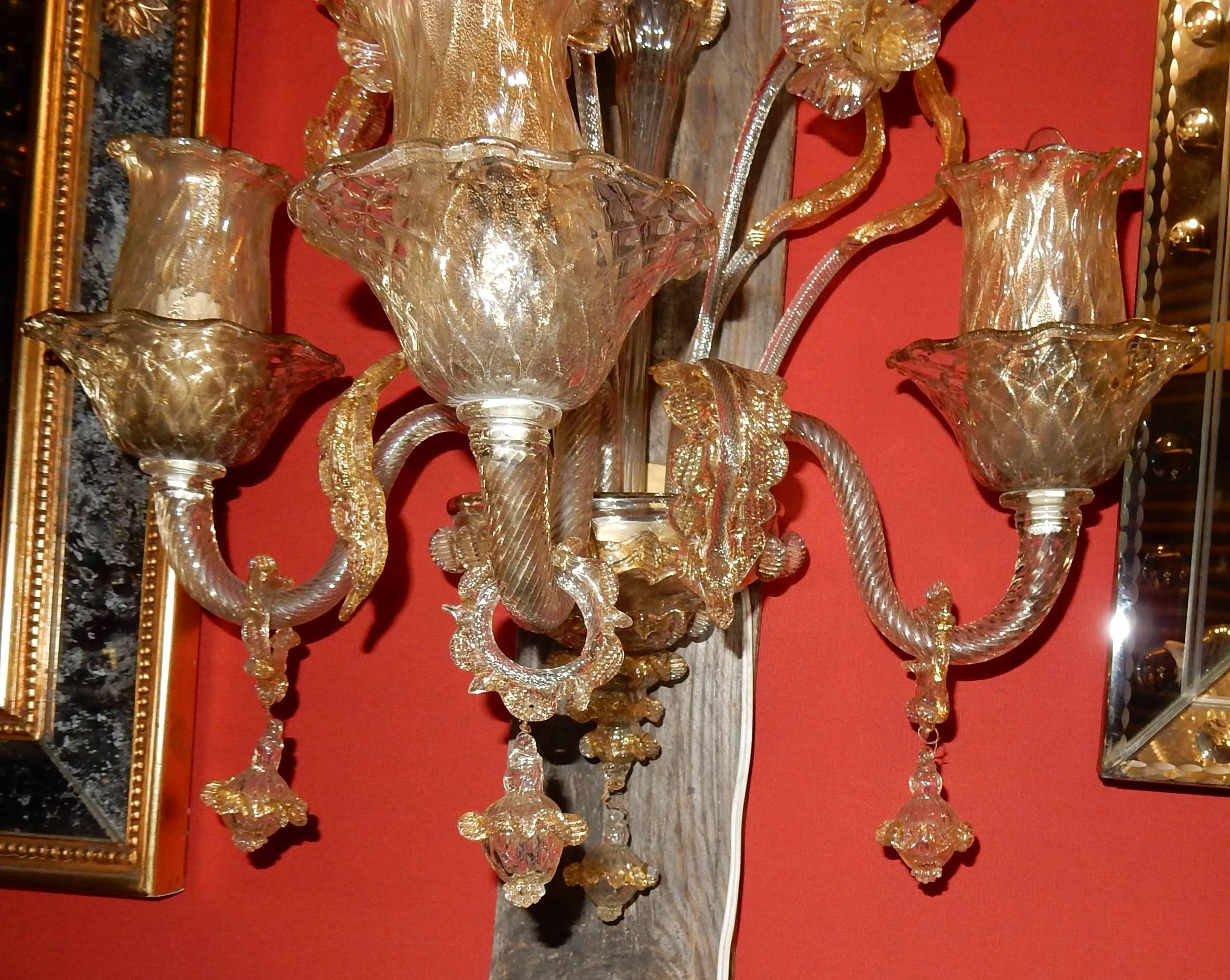 Paire d'appliques de lumière, cristal de Murano avec intérieur en or, 1950-1970 Bon état - En vente à Paris, FR
