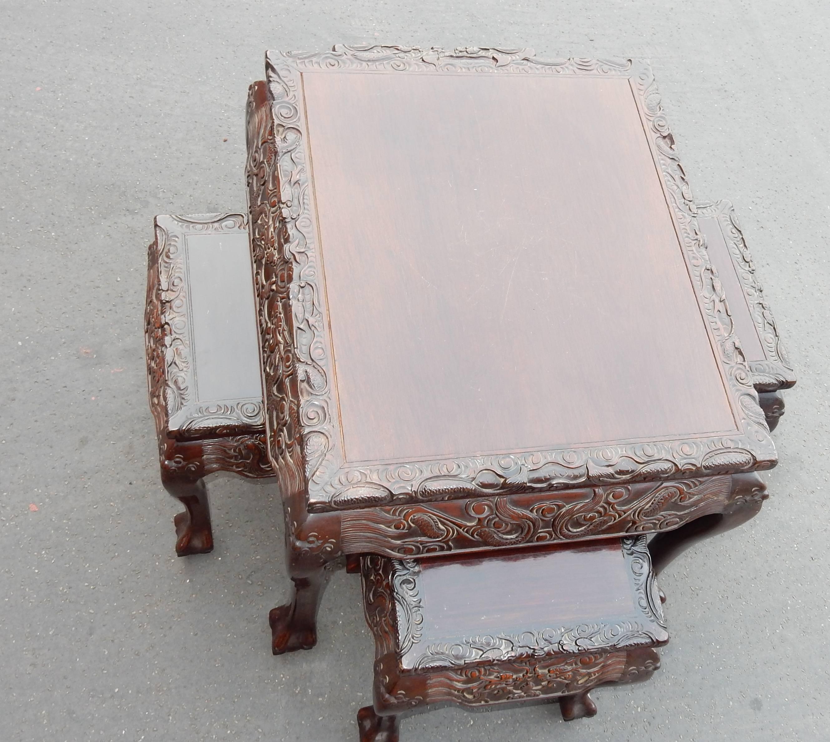 Hand-Carved 1920-1950 Play Table Mahjong China and Its Four Stools Palissandre For Sale