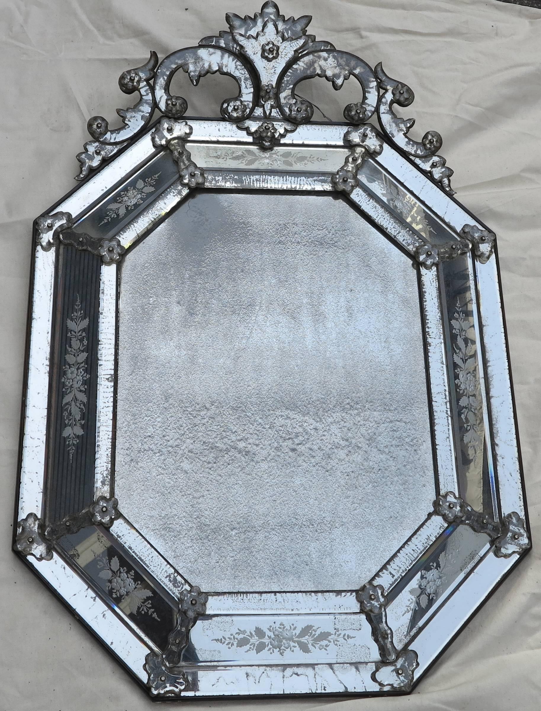 1880 Mirror Venice Octagonal has Front Wall Silvering Mercury Oxyded For Sale 2
