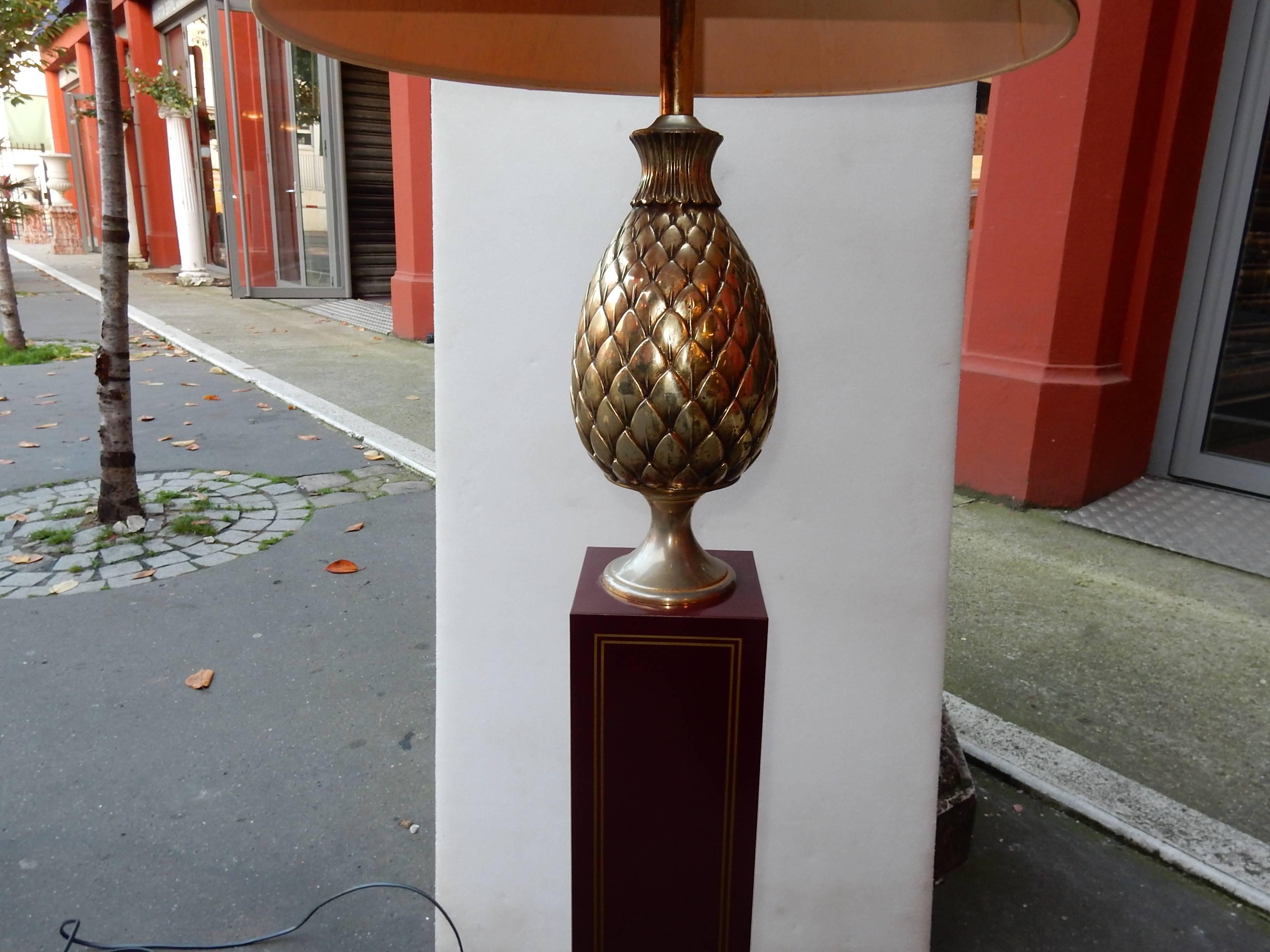 Art déco Lampadaire de 1970 dans le style de Lancel avec ananas en vente