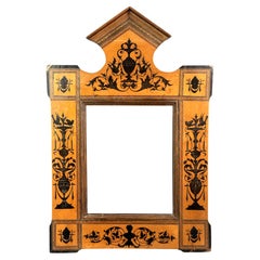 Cadre en bois marqueté aux motifs néoclassiques, Italie, XIXe siècle