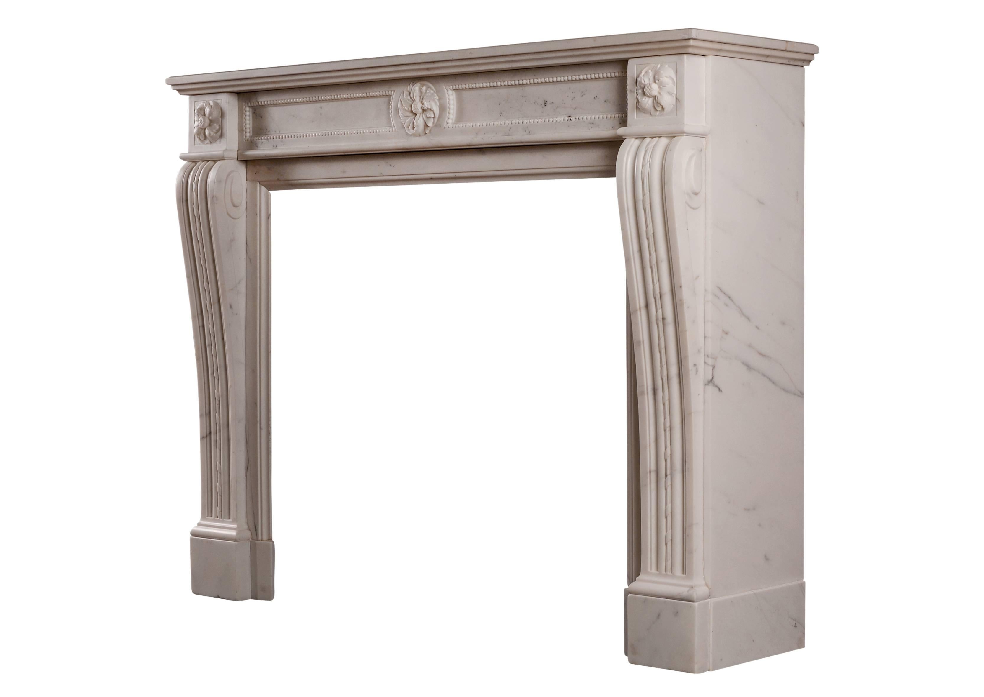 Statuary Marble Antique Fireplace in the Louis XVI Manner In Good Condition For Sale In London, GB