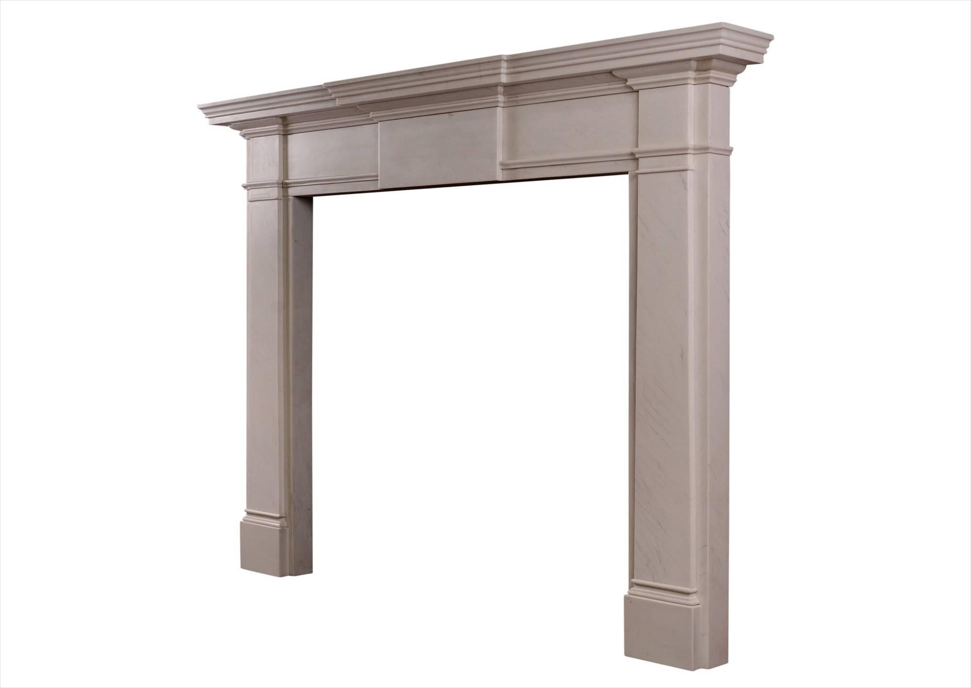 Elegant English Fireplace in White Marble (Englisch)