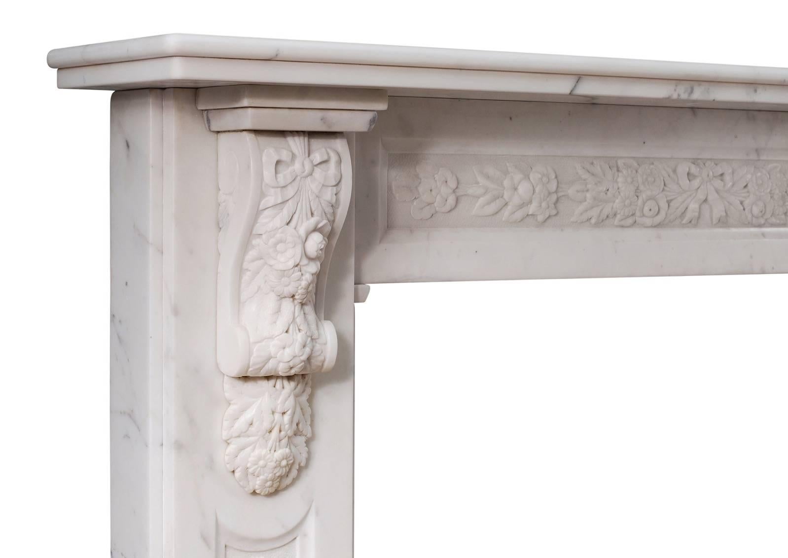 Early Victorian English Statuary Marble Fireplace In Good Condition In London, GB