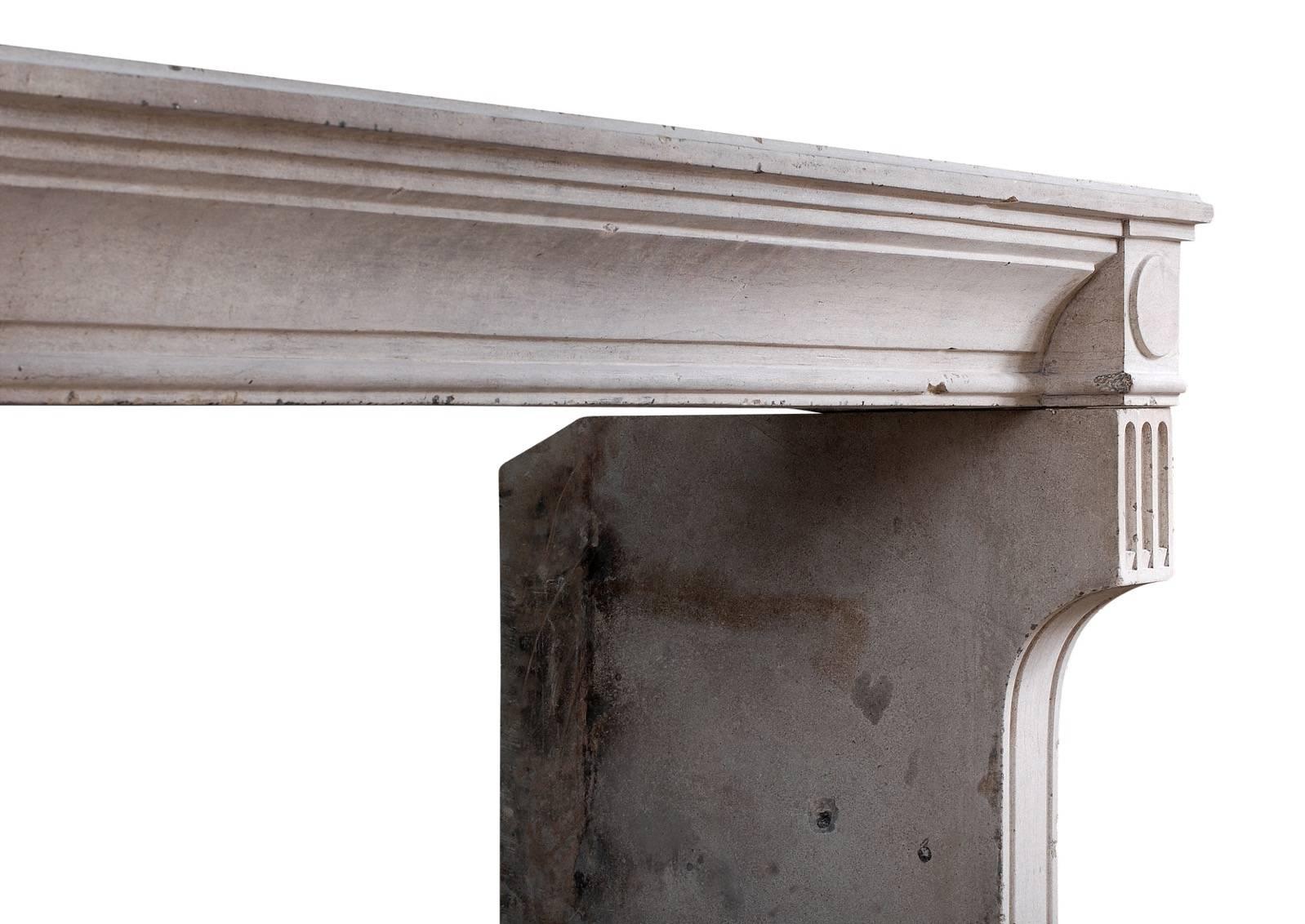 Rustic 18th Century French Louis XVI Limestone Fireplace In Good Condition In London, GB