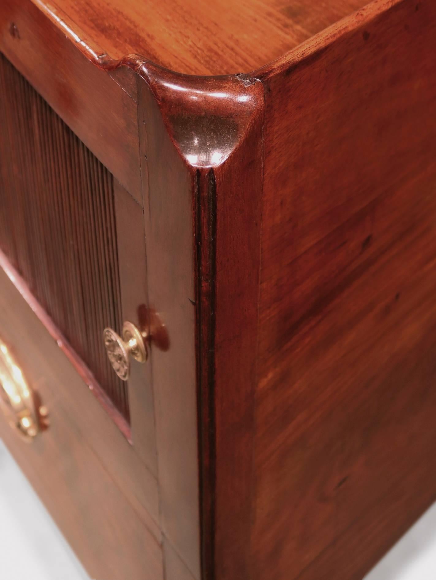 English George III period mahogany bedside cabinets with tray tops