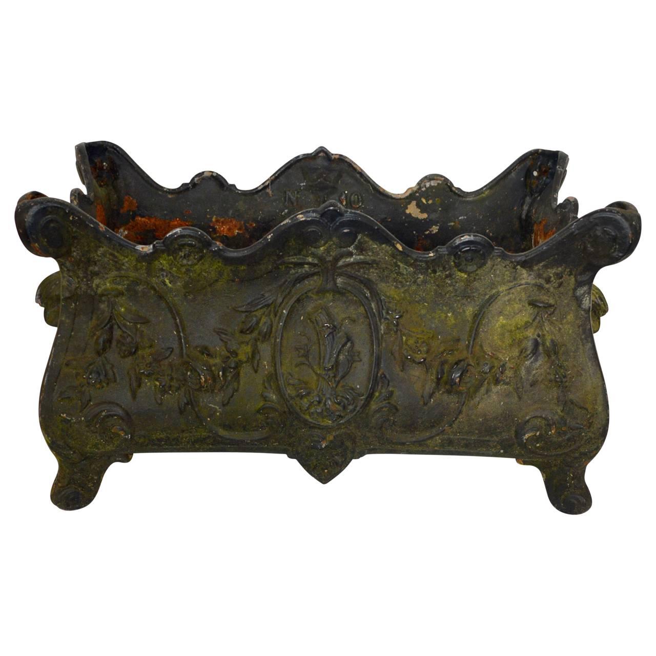 Beautiful rectangular iron planter. See out listing of the square planter from the same collection.