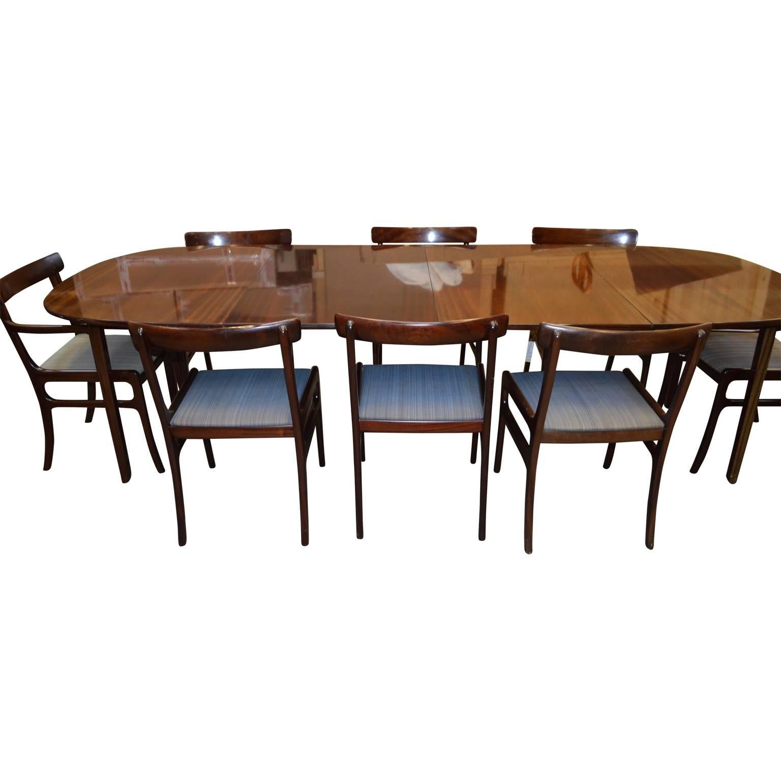 Ole Wanscher Rungstedlund Dining Table and Chairs In Good Condition In Copenhagen, K