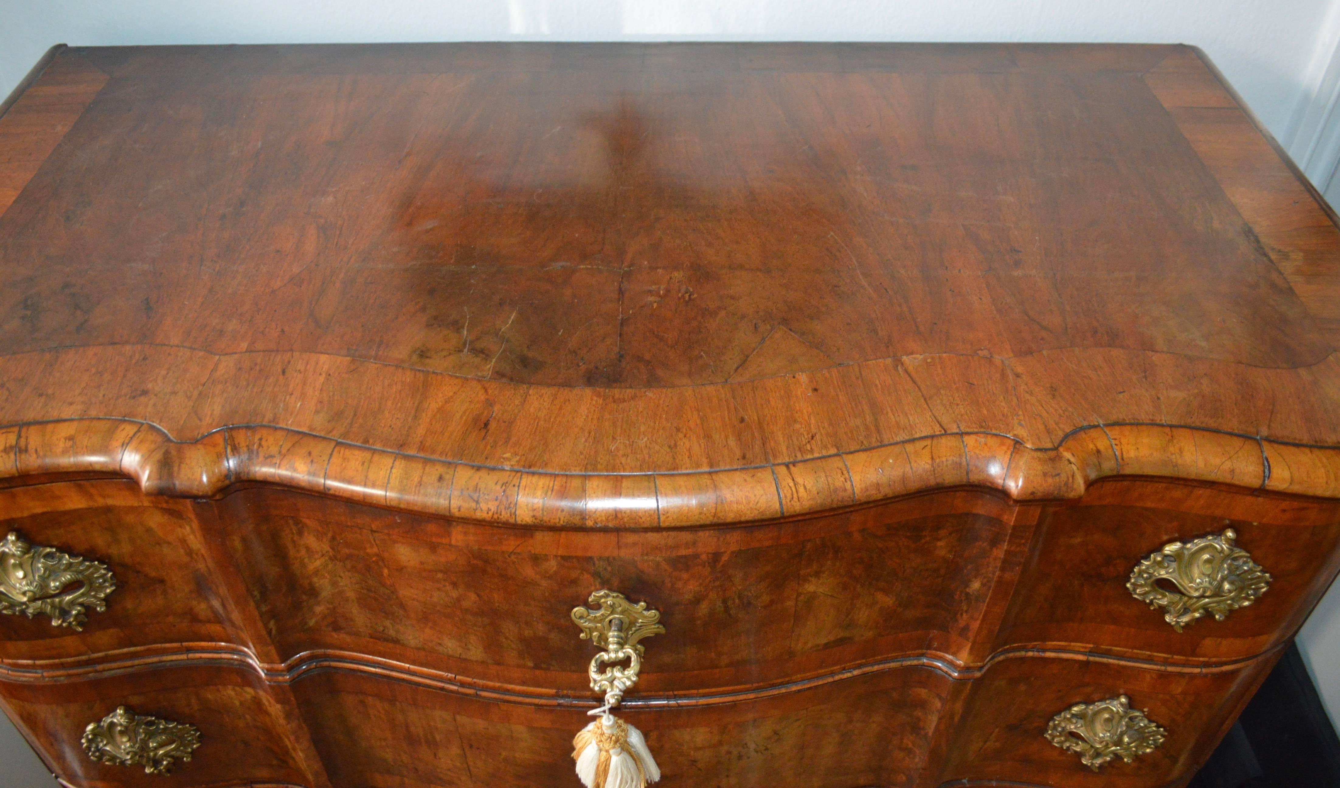 Large Danish 18th Century Mahogany Dresser Or Chest of Drawers In Good Condition For Sale In Copenhagen, K