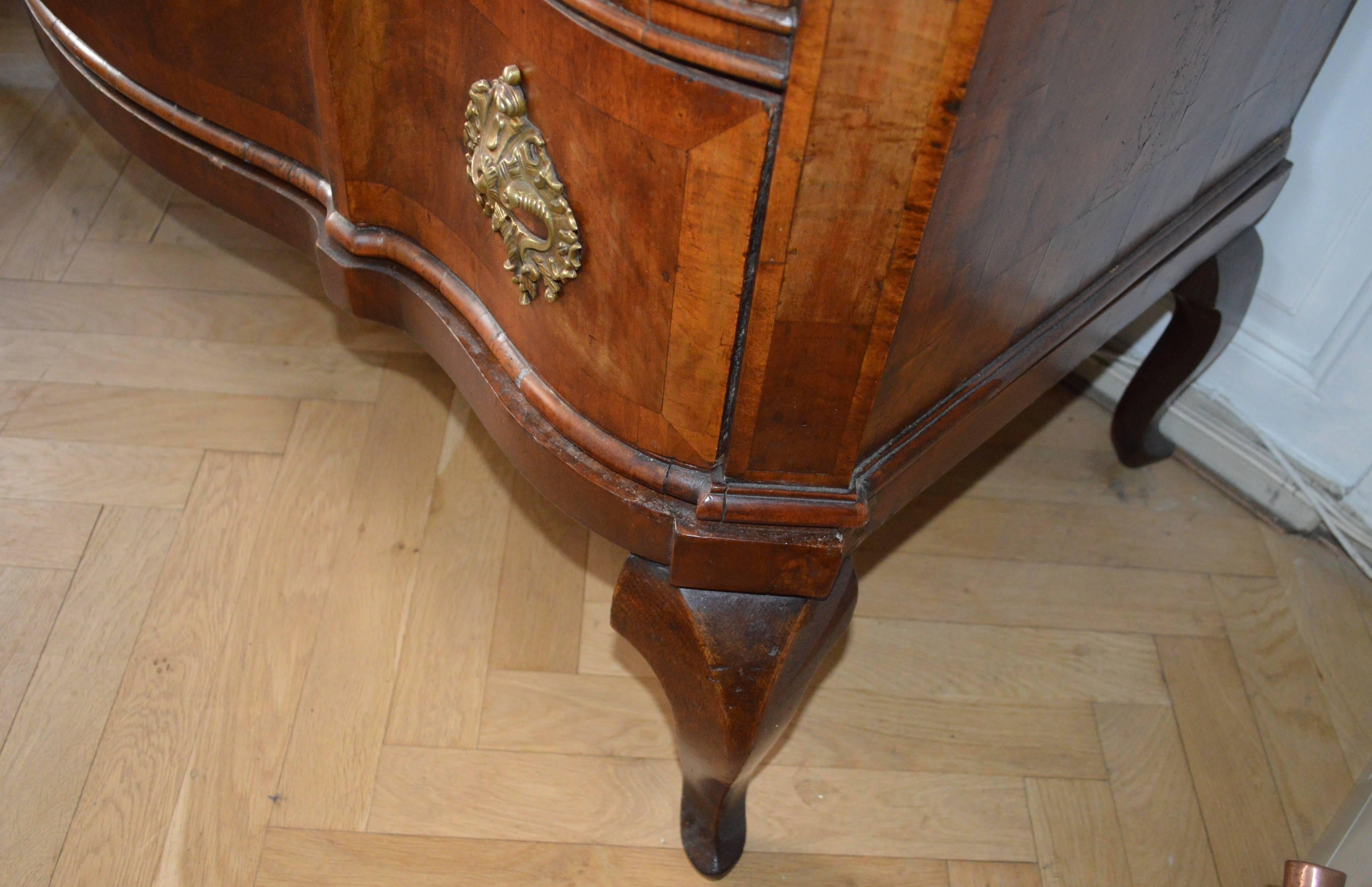 Grande commode ou coffre à tiroirs danois en acajou du 18ème siècle en vente 2