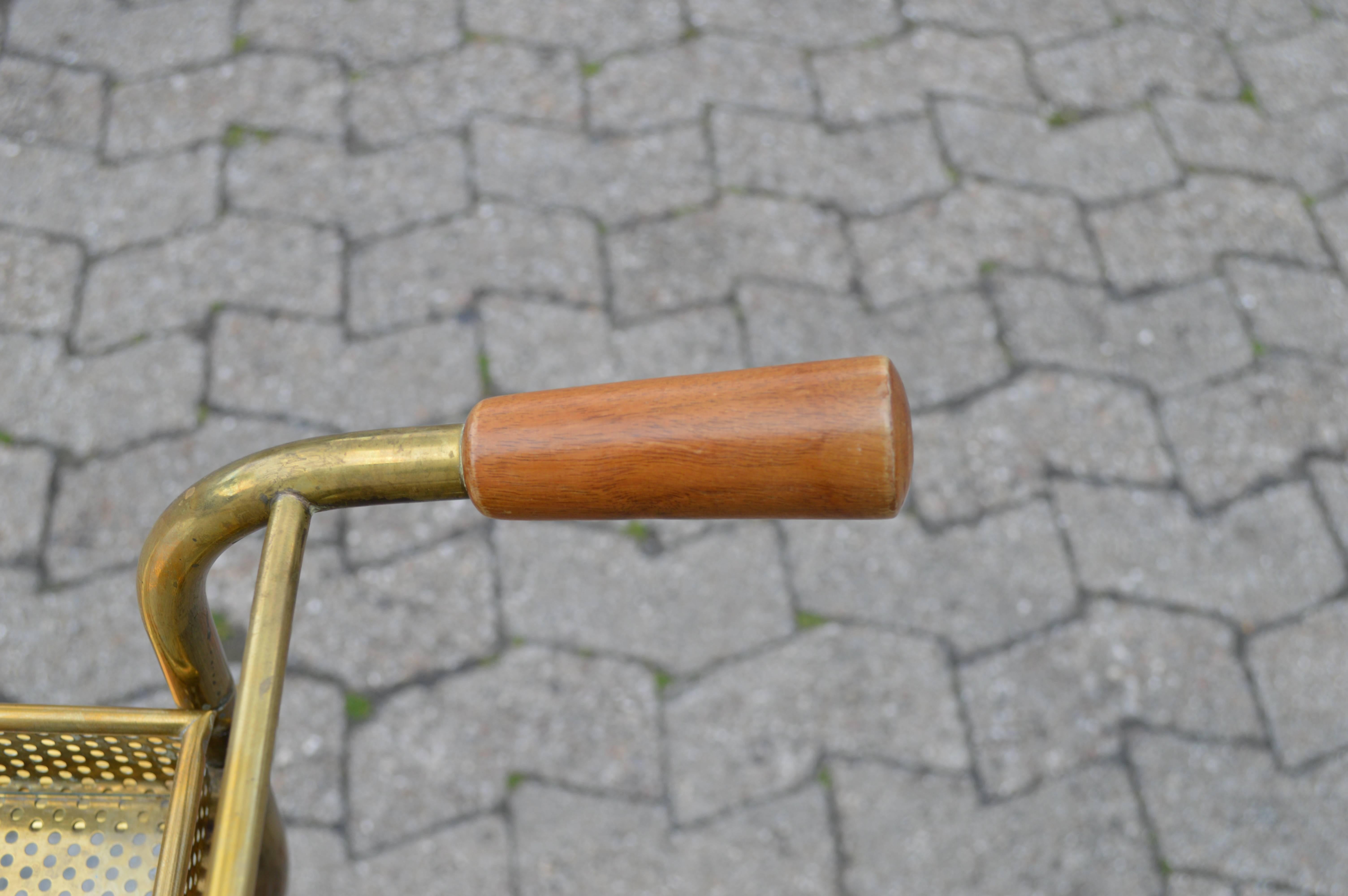 Mid-Century Modern Brass Bar Cart For Sale 1