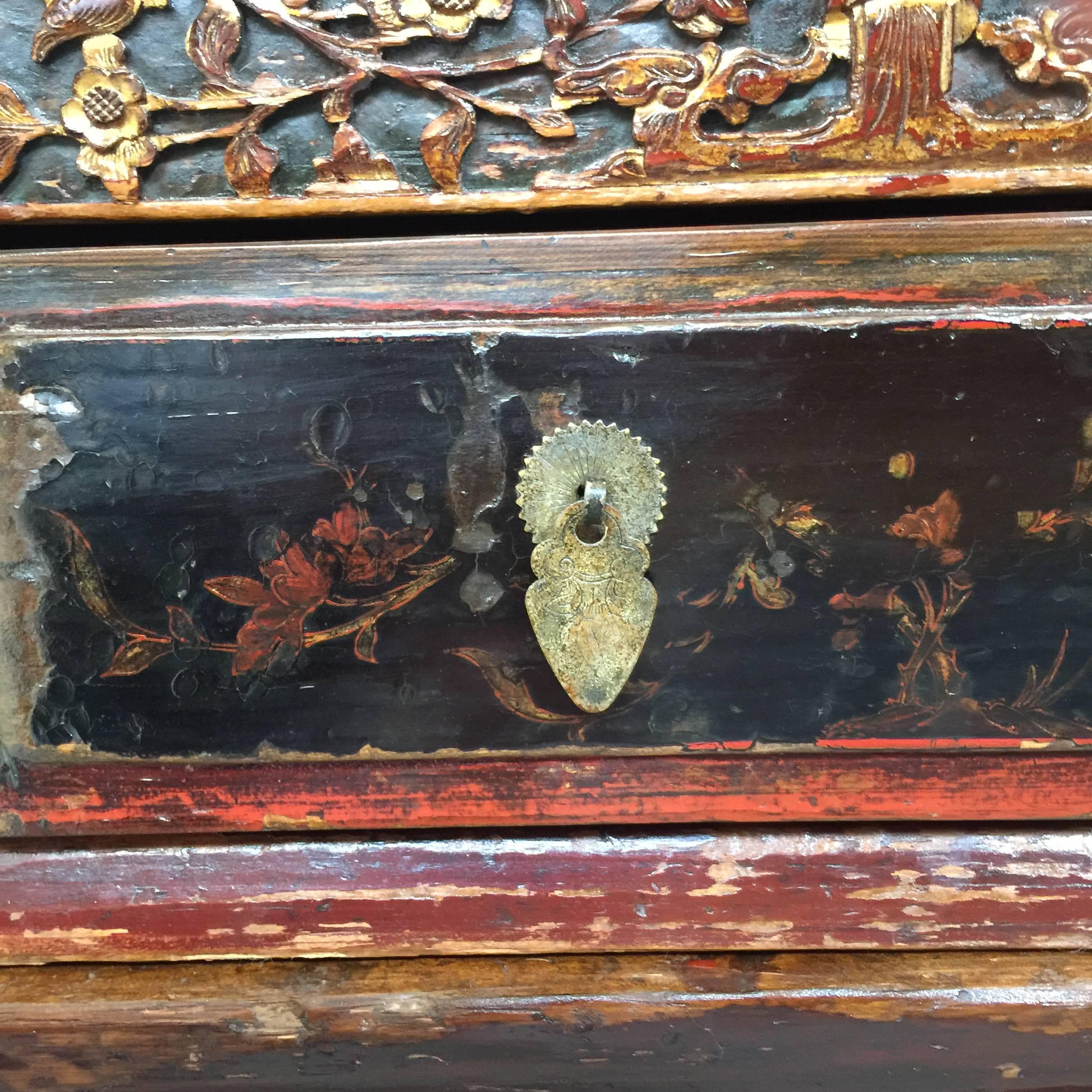 Early 20th Century Chinese Cabinet For Sale 5