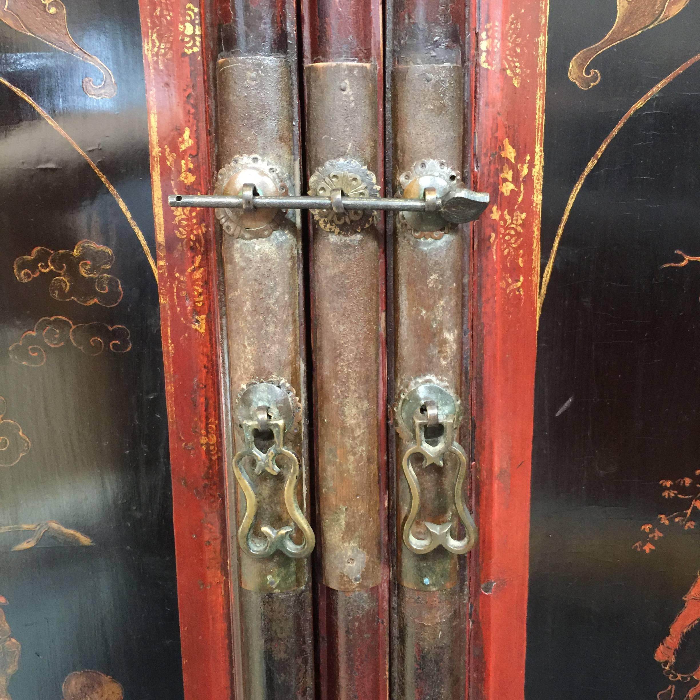Early 20th Century Chinese Cabinet For Sale 6