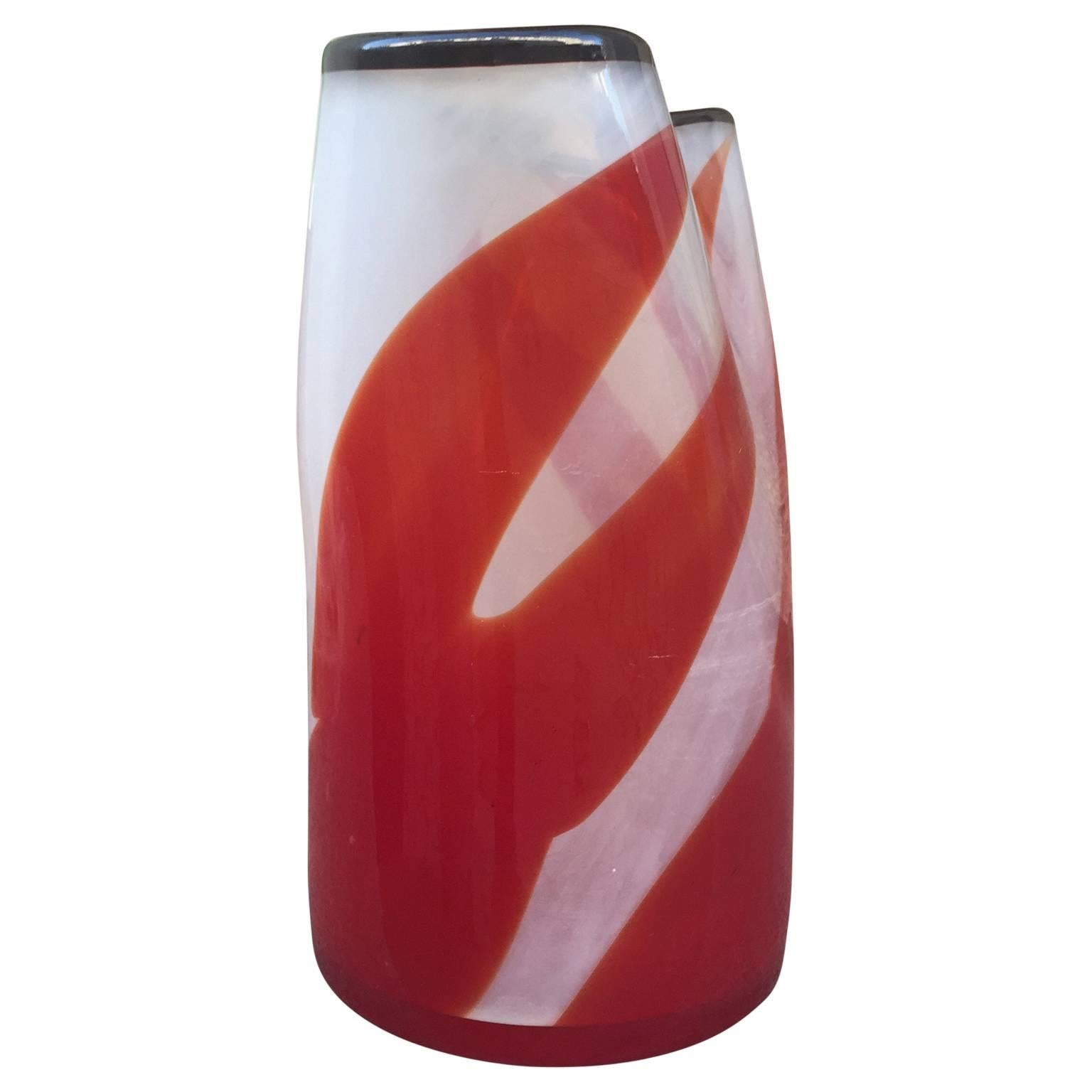Lovely red and white vase in art glass. The vase is fully signed, but creator is not determined, see detailed image.