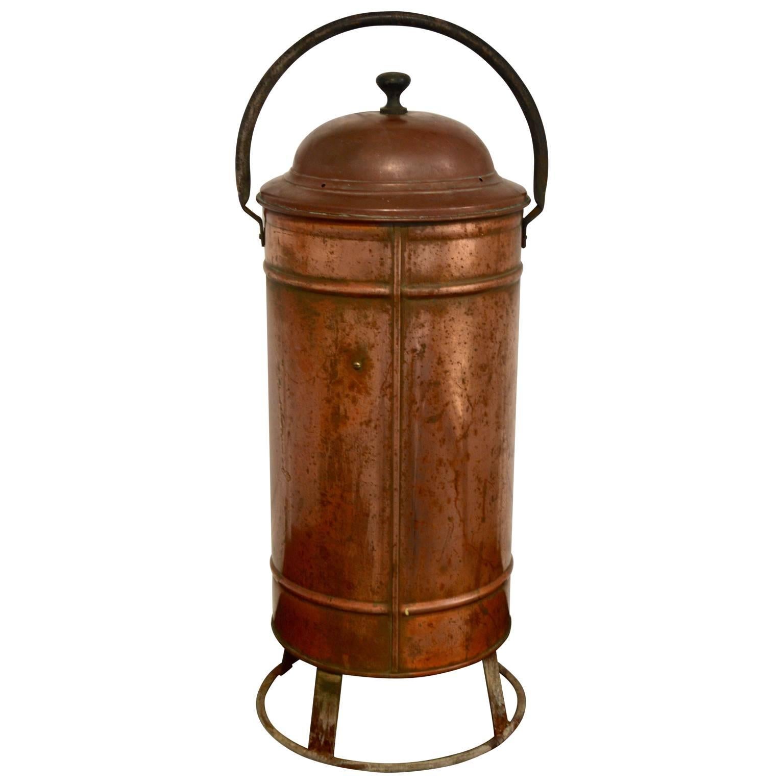 Early 20th Century Copper Fire Extinguisher In Good Condition In Copenhagen, K