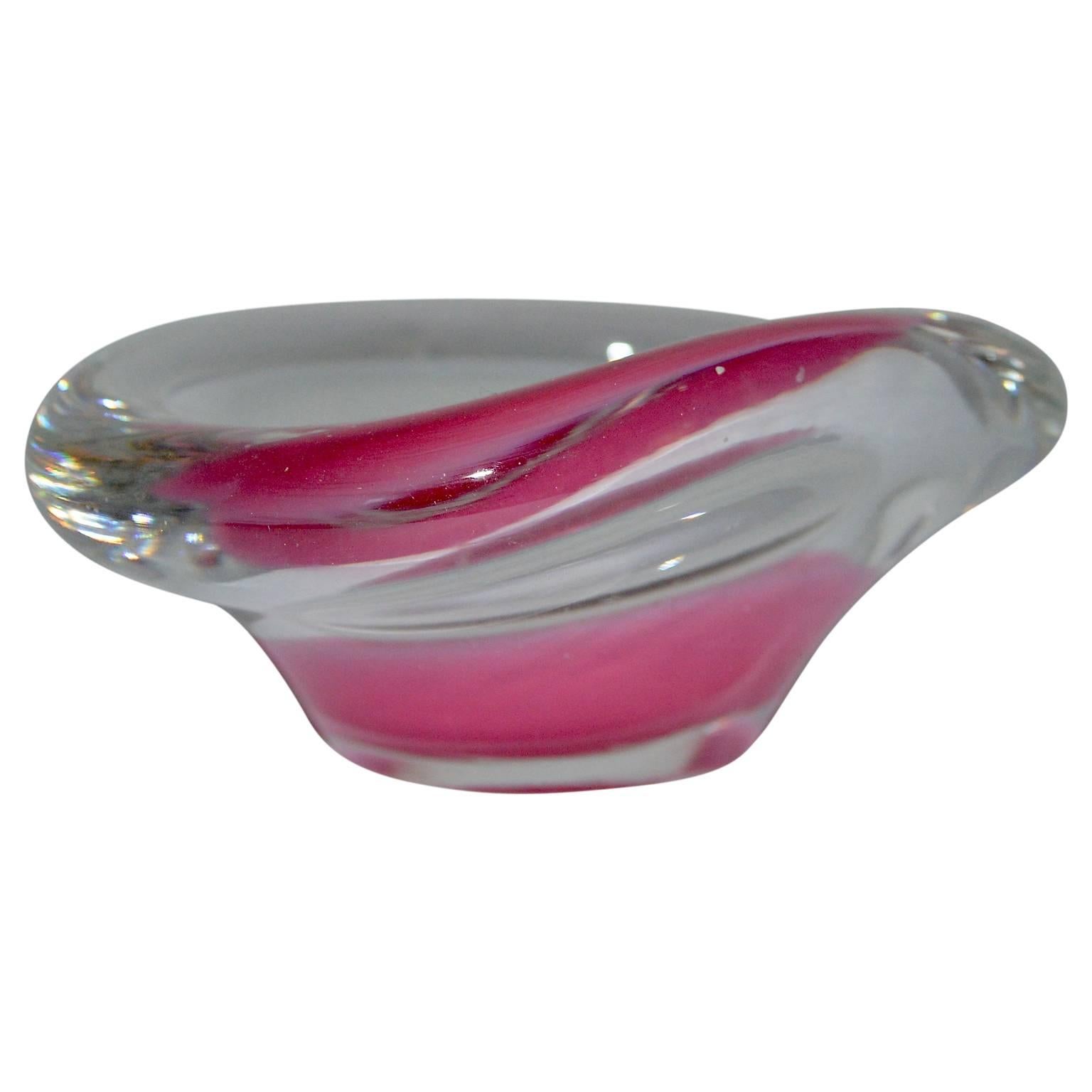 Mid-Century Modern Flygfors Pink Bubblegum Trinket Bowl For Sale