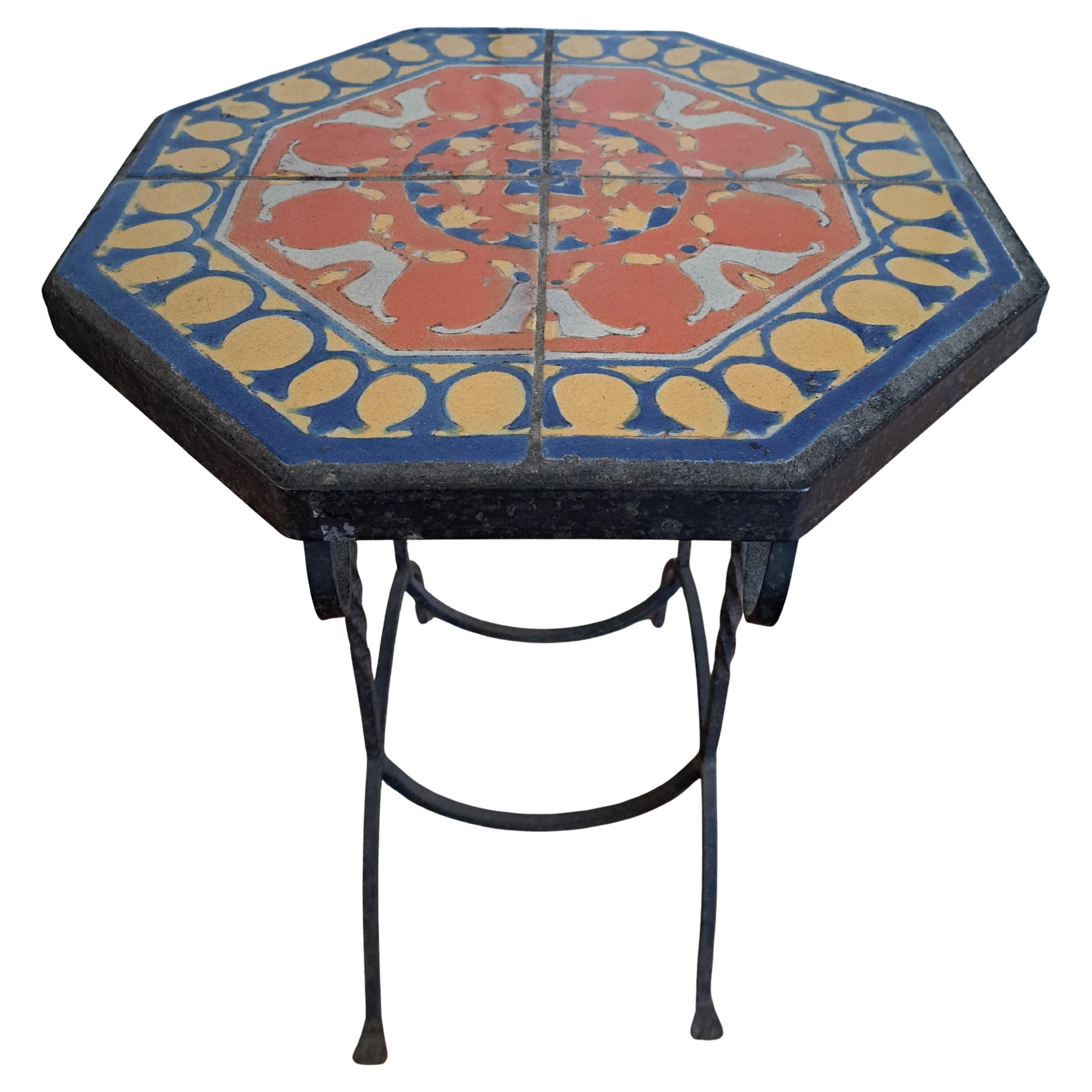 Schmiedeeiserner Sockel California Pottery Fliesenplatte Tisch Malibu Potteries im Angebot