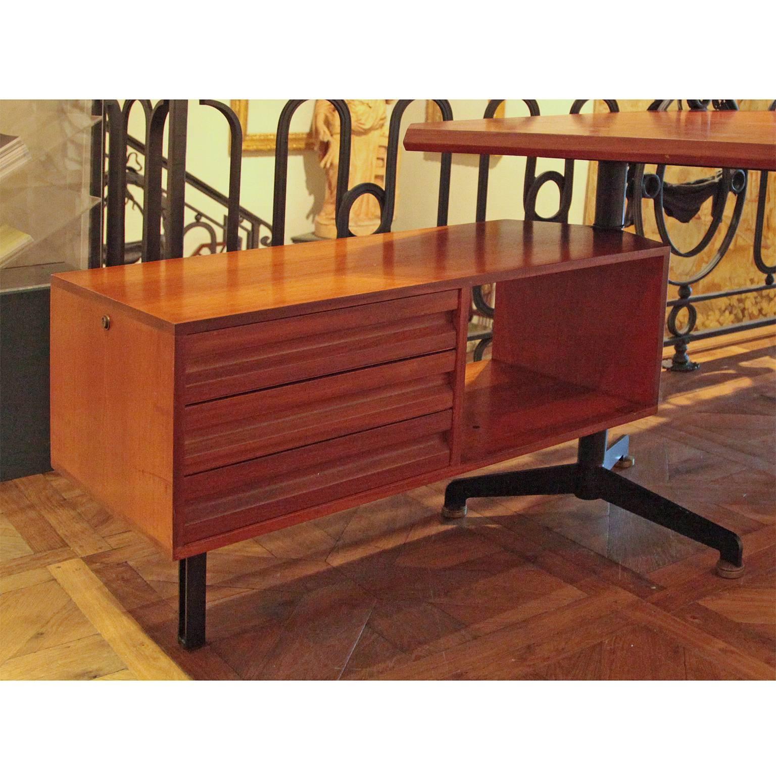 Mid-Century Modern Bureau Boomerang T-96 d'Osvaldo Borsani pour Tecno Milano, années 1950