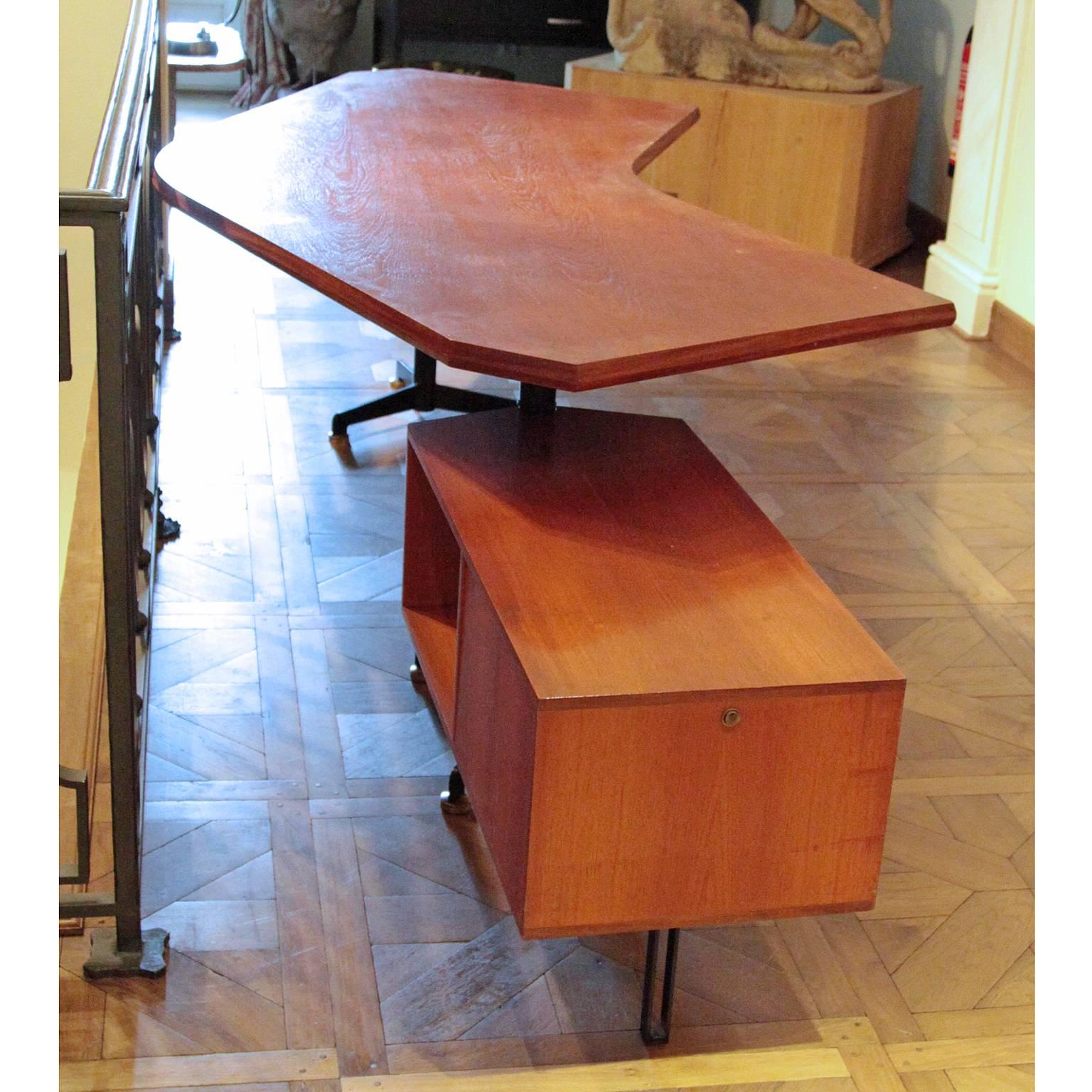 italien Bureau Boomerang T-96 d'Osvaldo Borsani pour Tecno Milano, années 1950