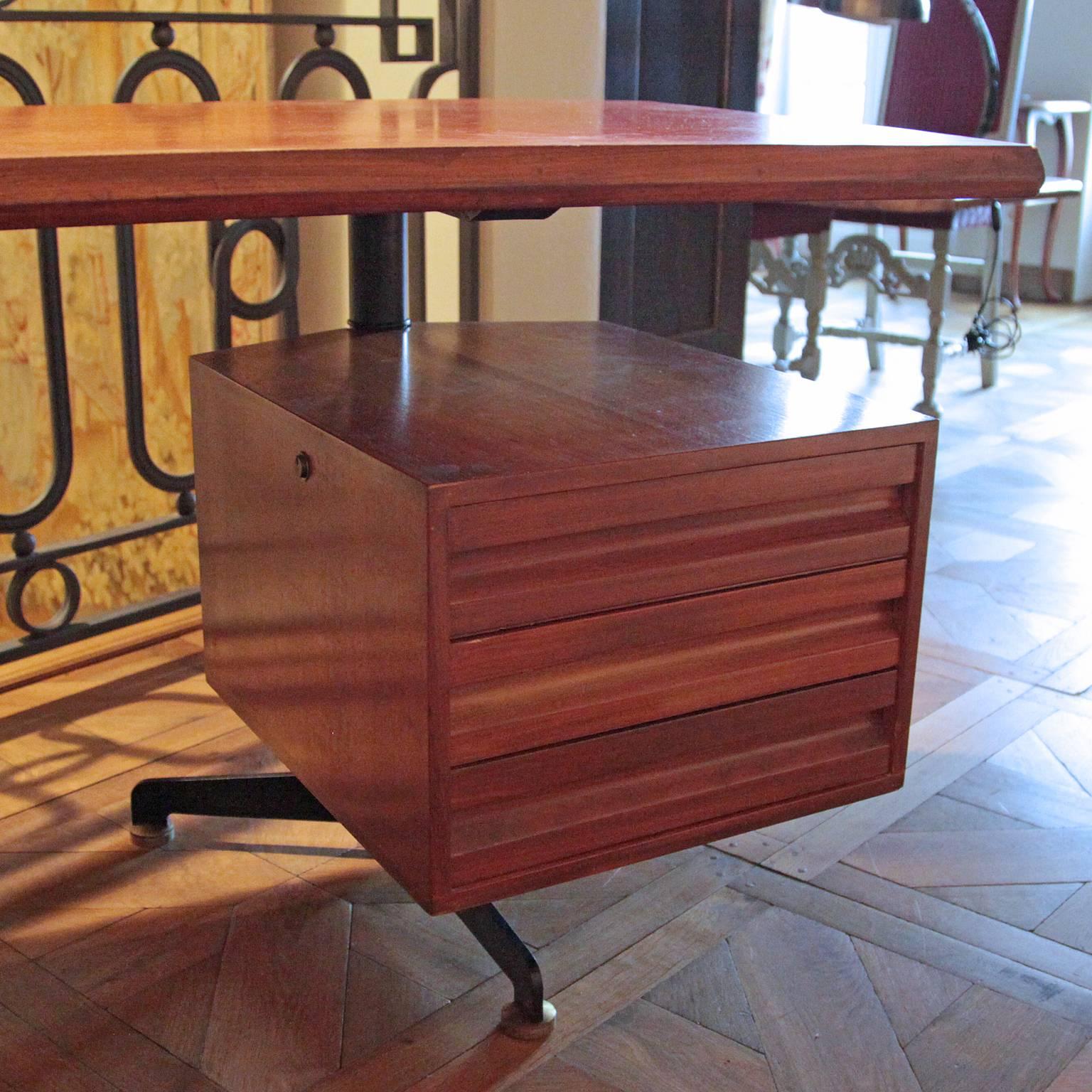 Milieu du XXe siècle Bureau Boomerang T-96 d'Osvaldo Borsani pour Tecno Milano, années 1950