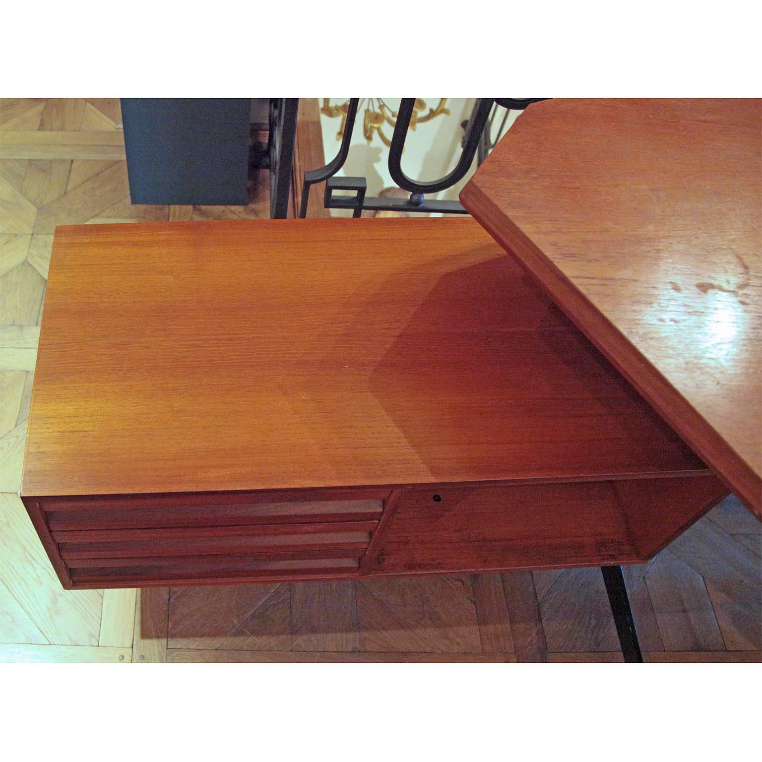 Acajou Bureau Boomerang T-96 d'Osvaldo Borsani pour Tecno Milano, années 1950
