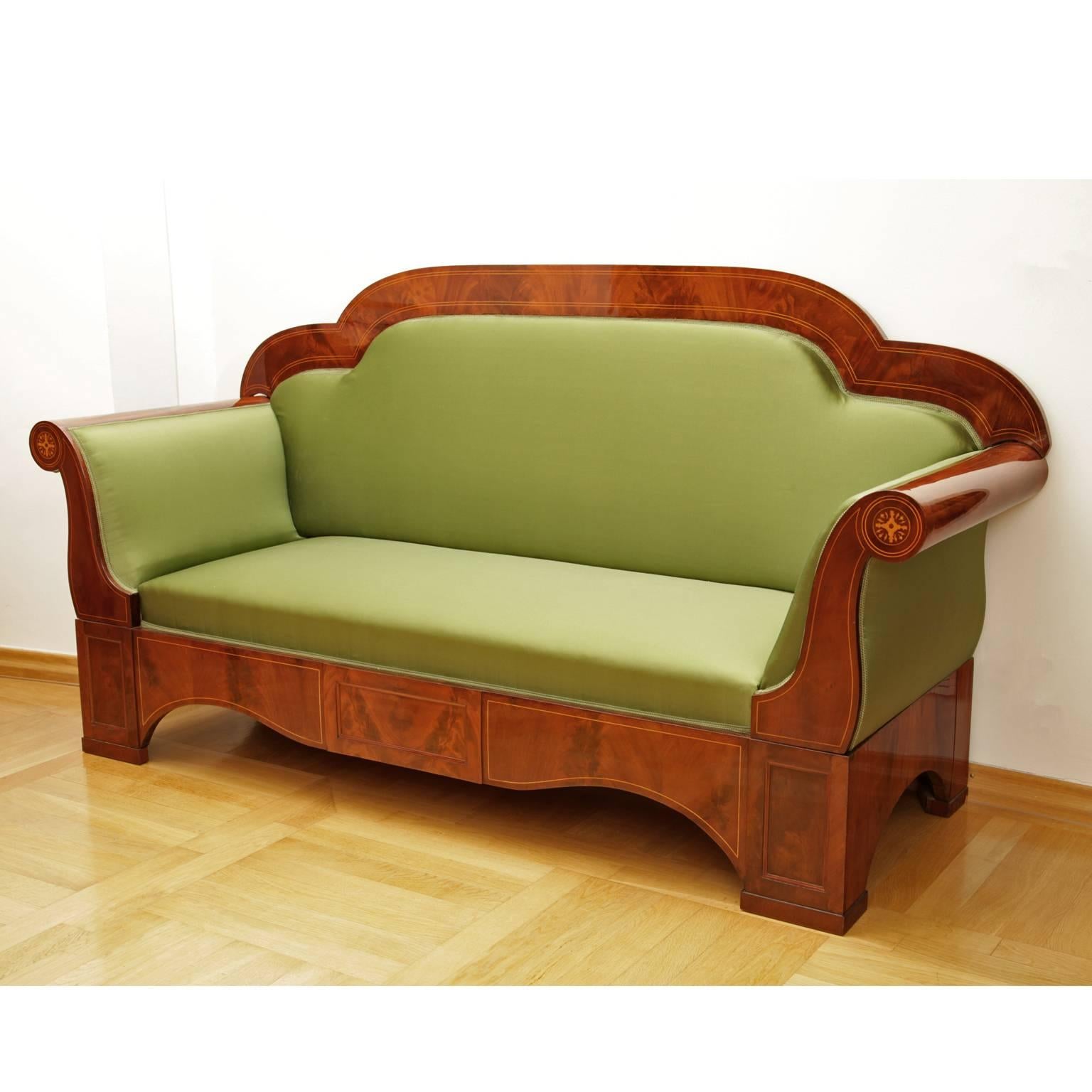 Biedermeier-Sofa, um 1830 im Zustand „Hervorragend“ in Greding, DE