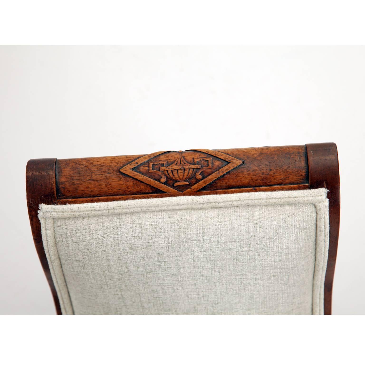 Walnut Small Neoclassical Banquette or Foot Stool, Early 19th Century