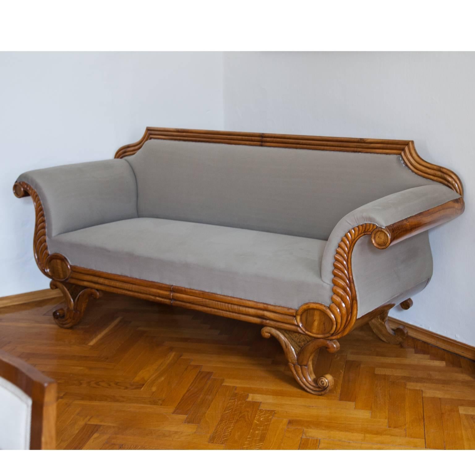 Biedermeier Sofa, Prob. Vienna, circa 1830 In Excellent Condition For Sale In Greding, DE