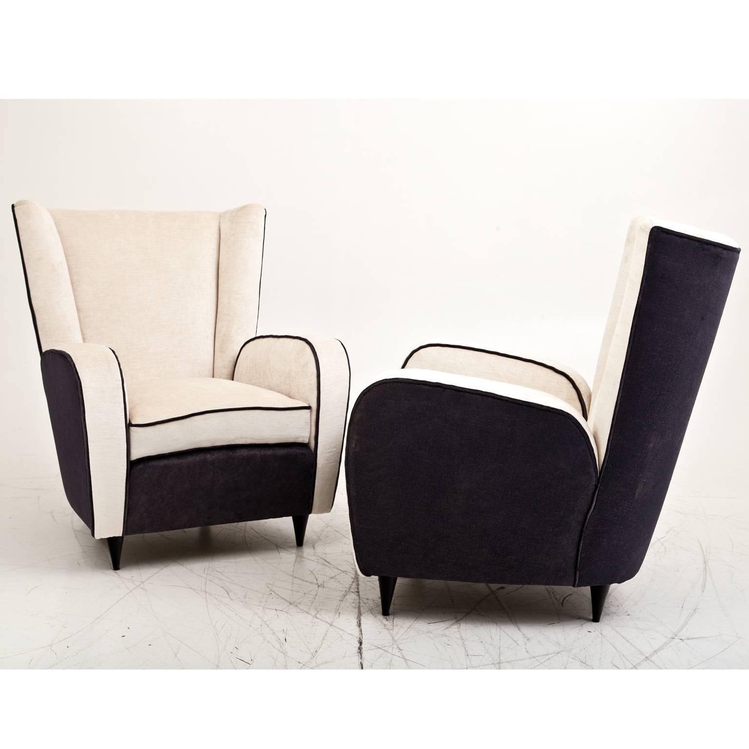 Mid-Century Modern Attributed to Paolo Buffa Wing Armchairs, Italy circa 1952