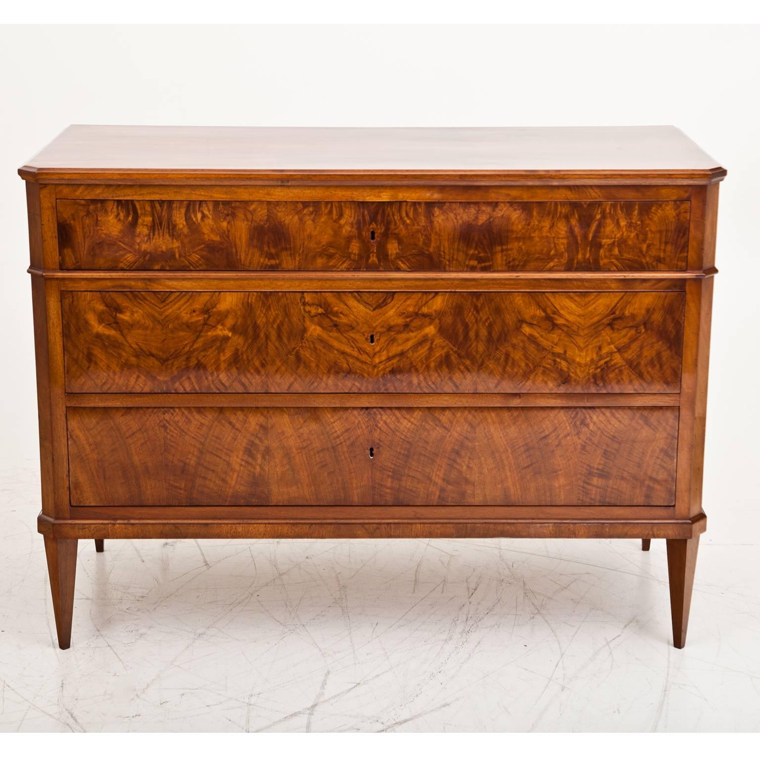 Biedermeier Chests of Drawers, Italy, circa 1840 In Excellent Condition In Greding, DE