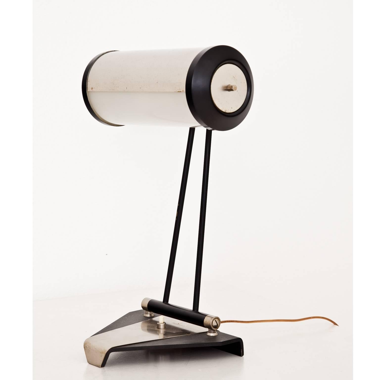 Mid-Century Modern Stilnovo Table Lamp Model 8051, Italy, 1960s