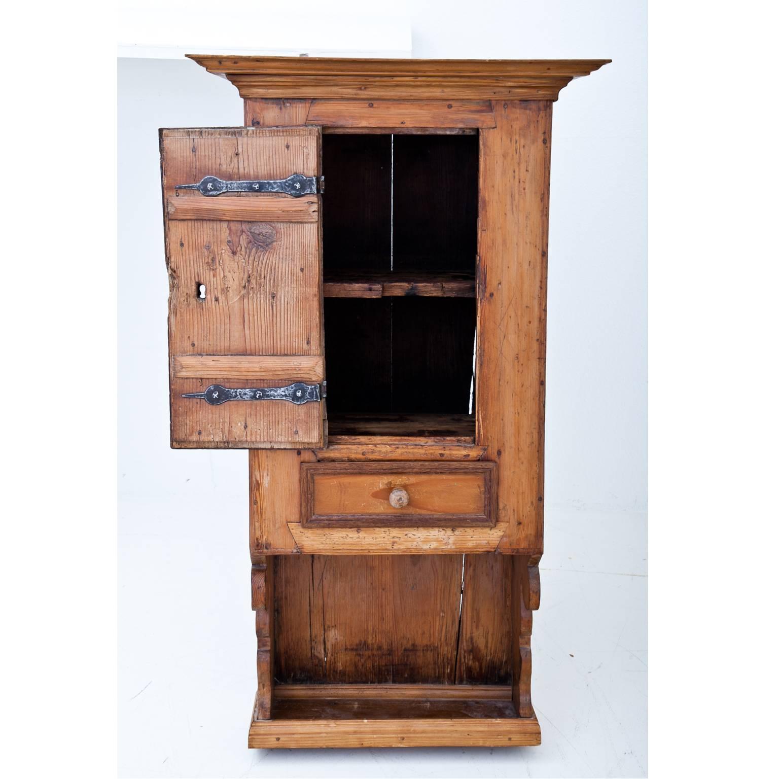 18th Century and Earlier Pine Kitchen Cabinet, German, 18th century