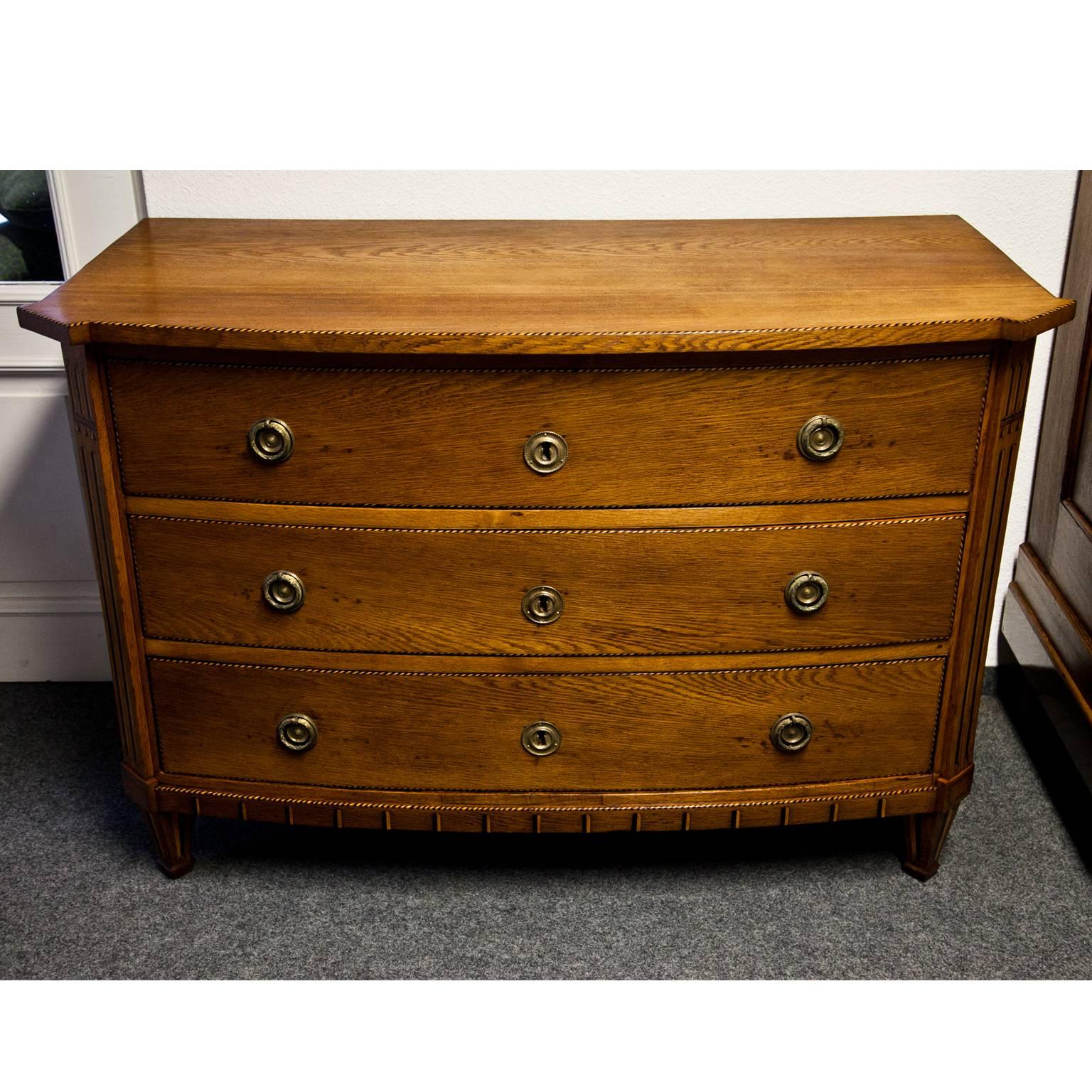 Neoclassical Chest of Drawers, Late 18th Century For Sale