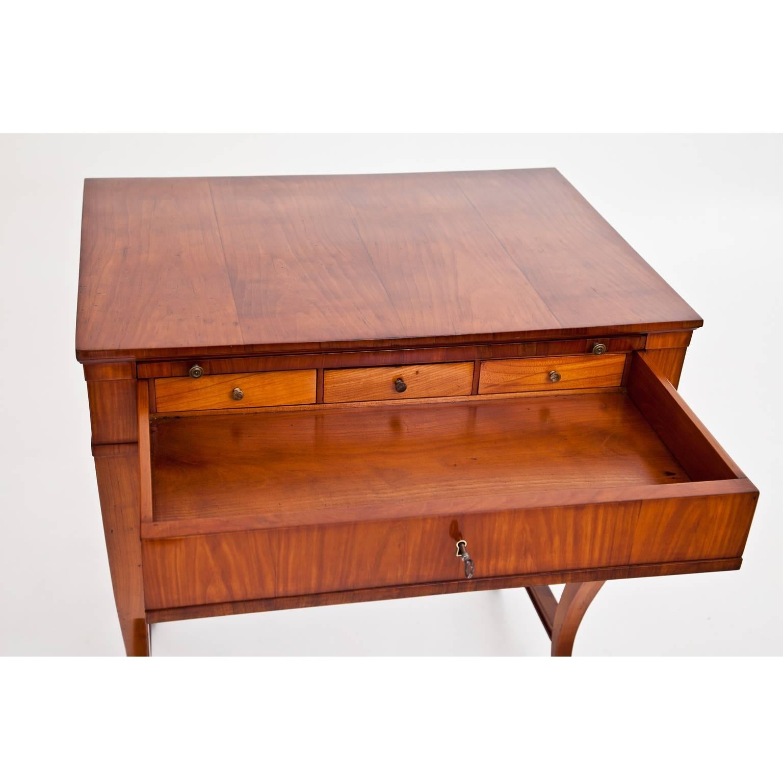 Early 19th Century German Cherrywood Biedermeier Writing Table, circa 1820