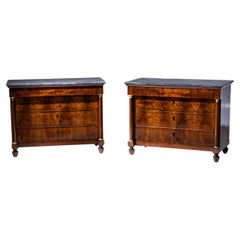 Paire de commodes à plateau en marbre, Italie, vers 1820