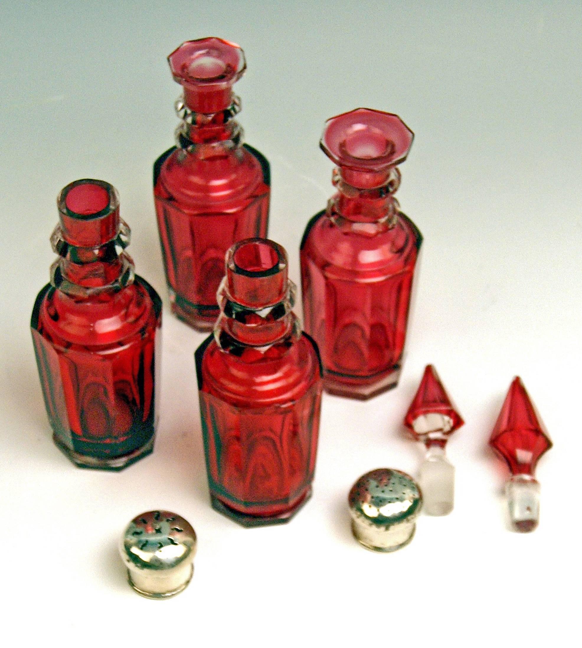 Austriaco Set di condimenti in vetro, olio e aceto, rosso rubino, argento, vintage, Vienna, 1854 in vendita