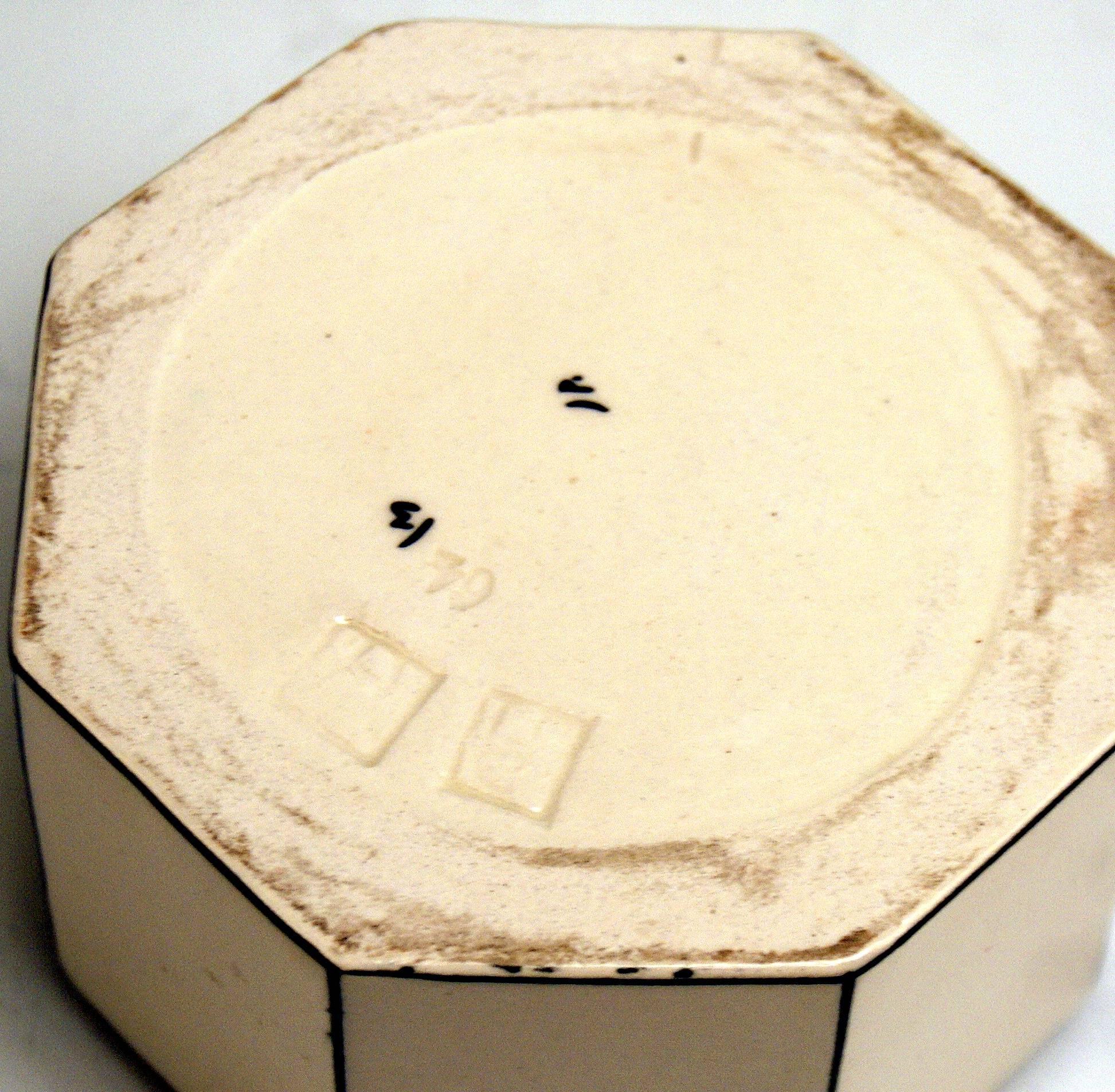 Box Sparrow on Lid Michael Powolny Gmunden Ceramics Model 64, 1913-1919 1