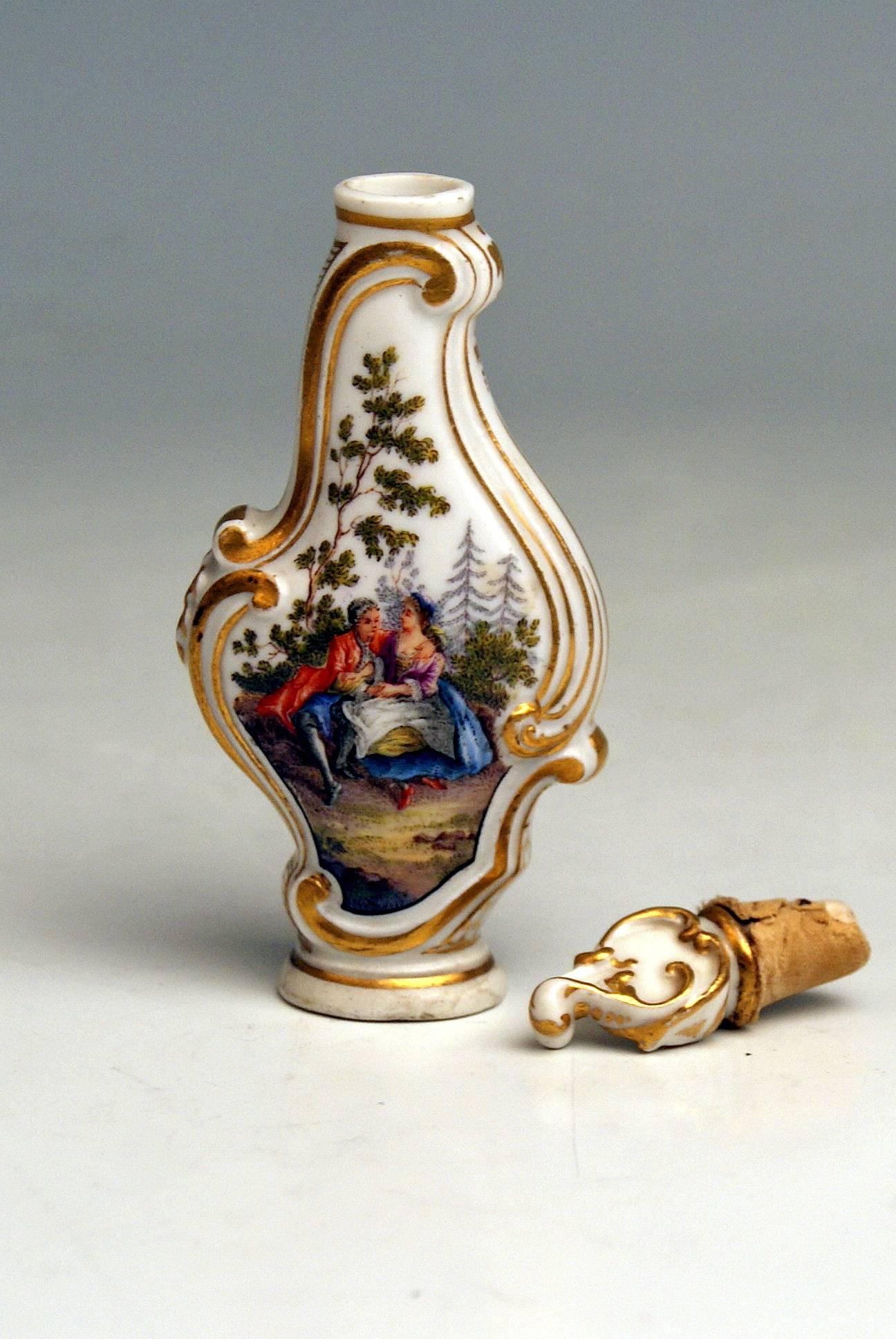 Vernissé Bouteille à parfum de Meissen Rocaille En Miniature - Pictures de Watteau peintes en vente