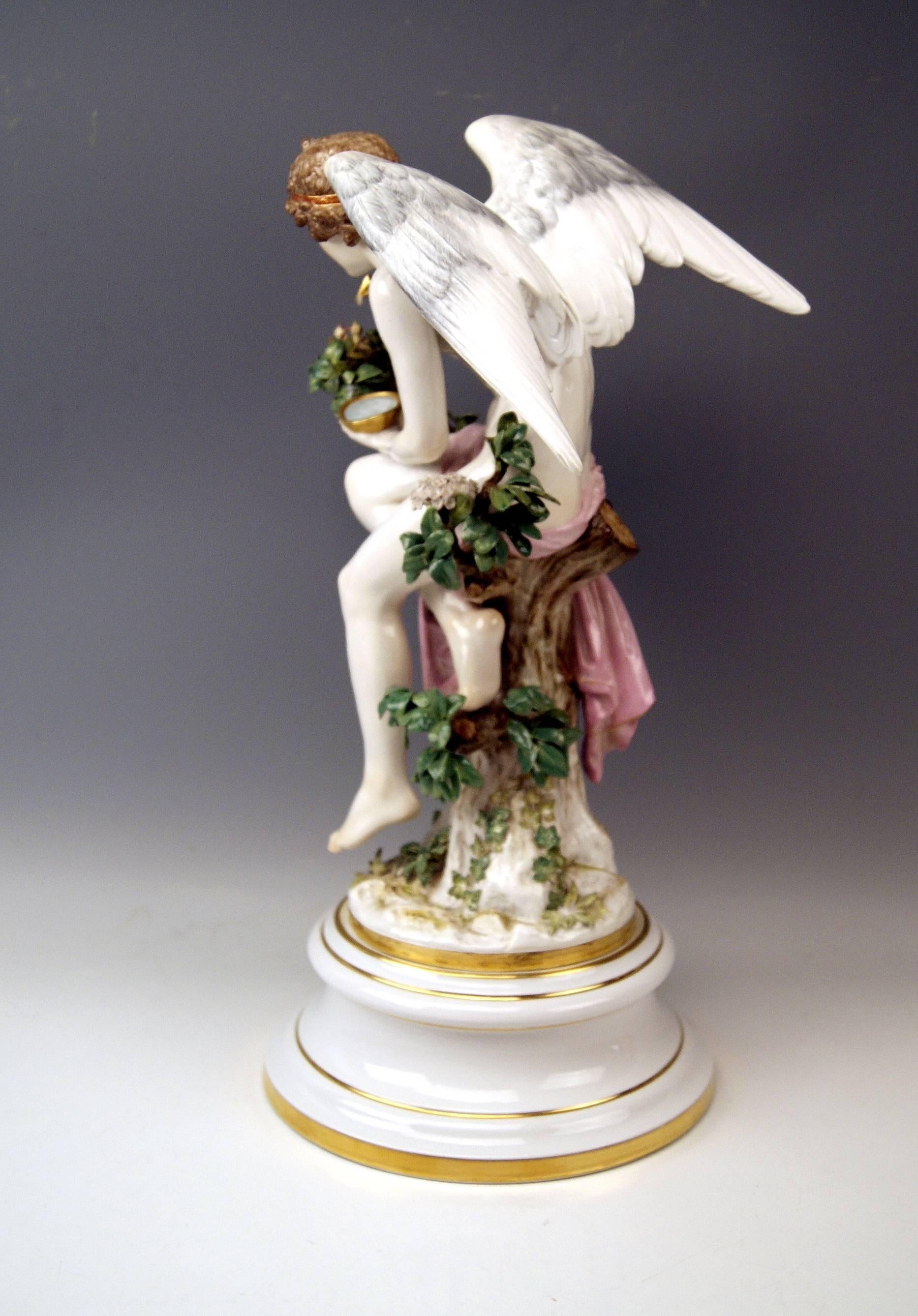 Art Nouveau Meissen Amor Feeding Nightingales by R. Hölbe, Model N 195, circa 1900