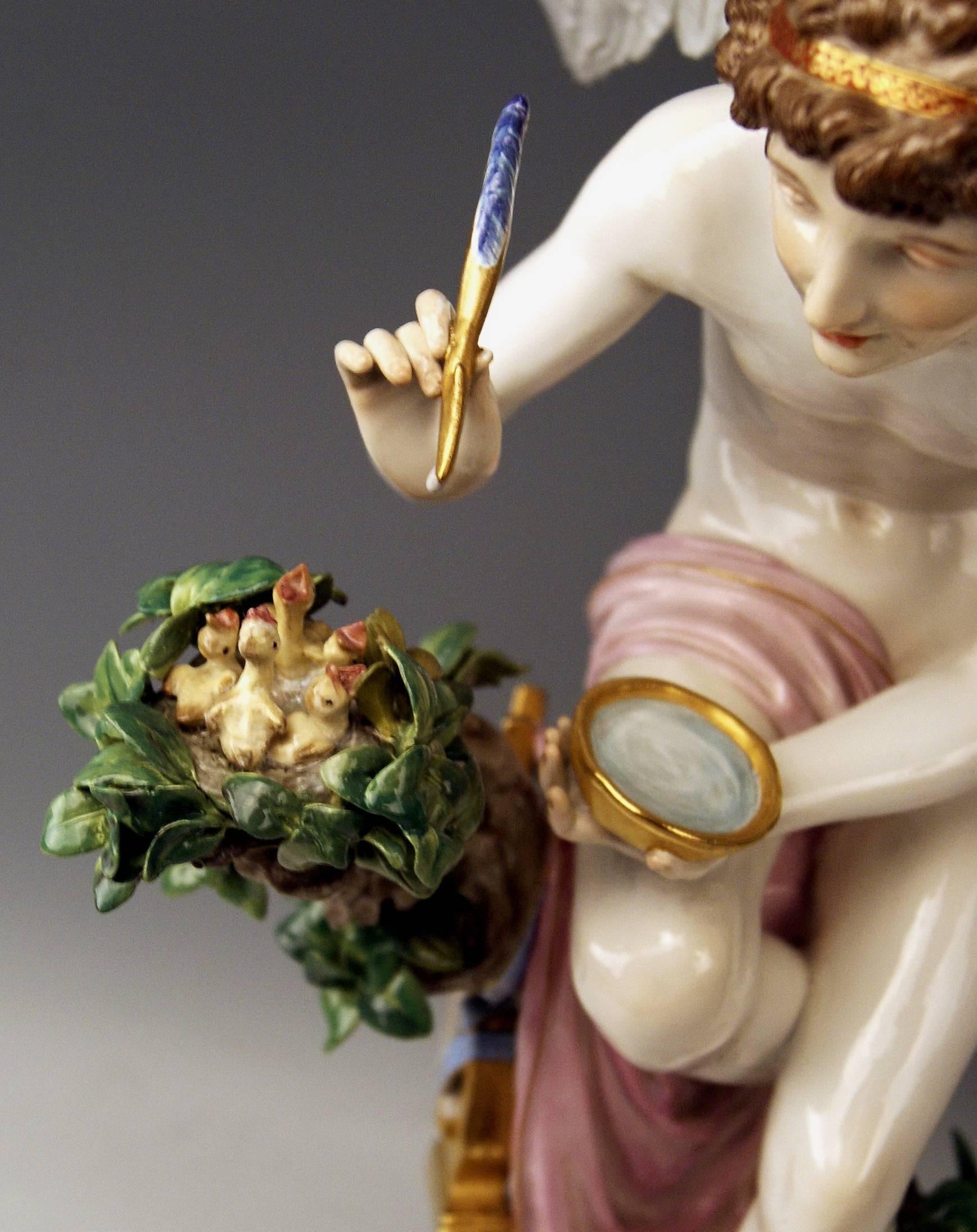 Meissen Amor Feeding Nightingales by R. Hölbe, Model N 195, circa 1900 In Excellent Condition In Vienna, AT