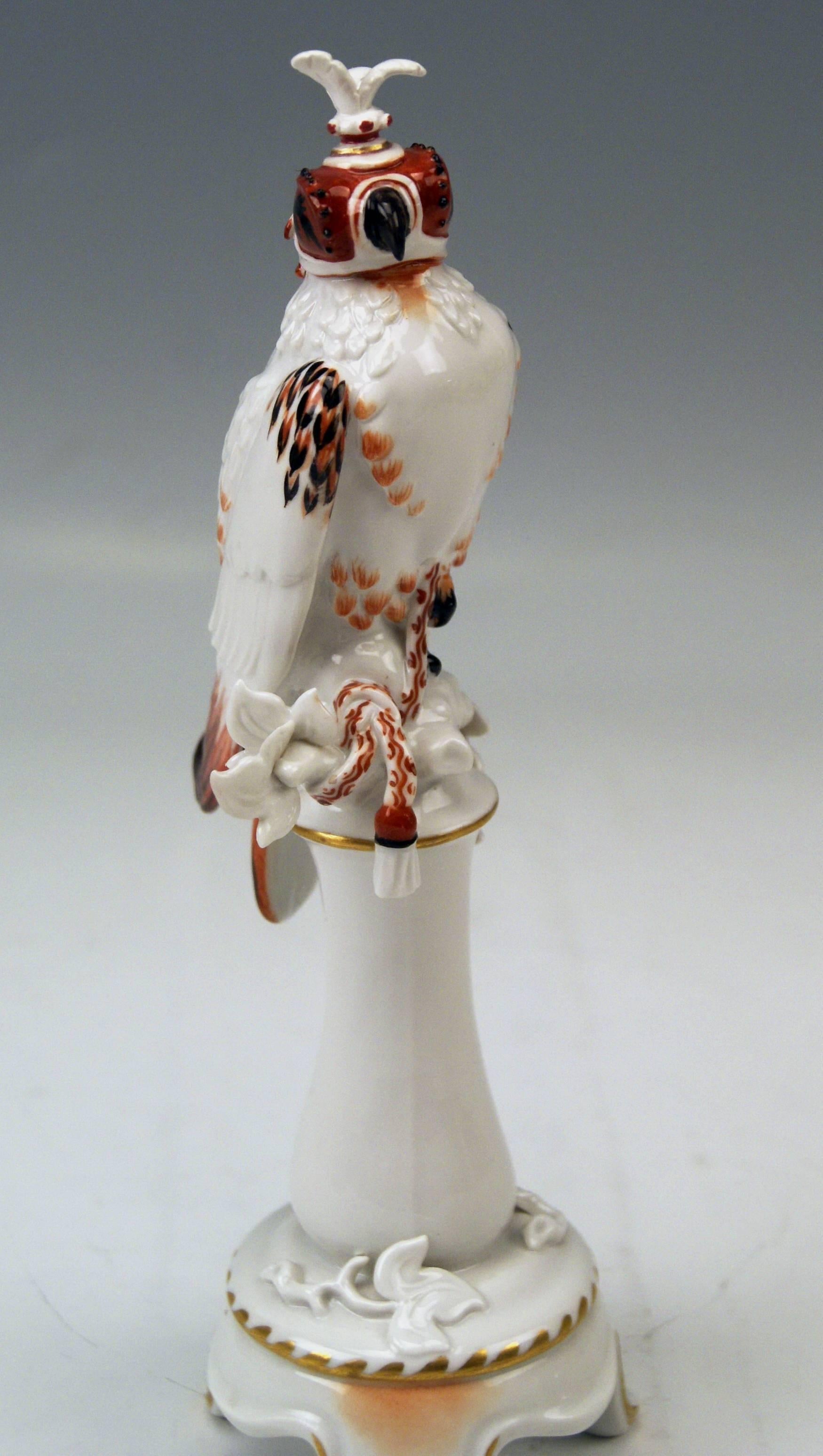 Glazed Meissen Animal Figurine, Lovely Gyrfalcon, Max Esser, 20th Century