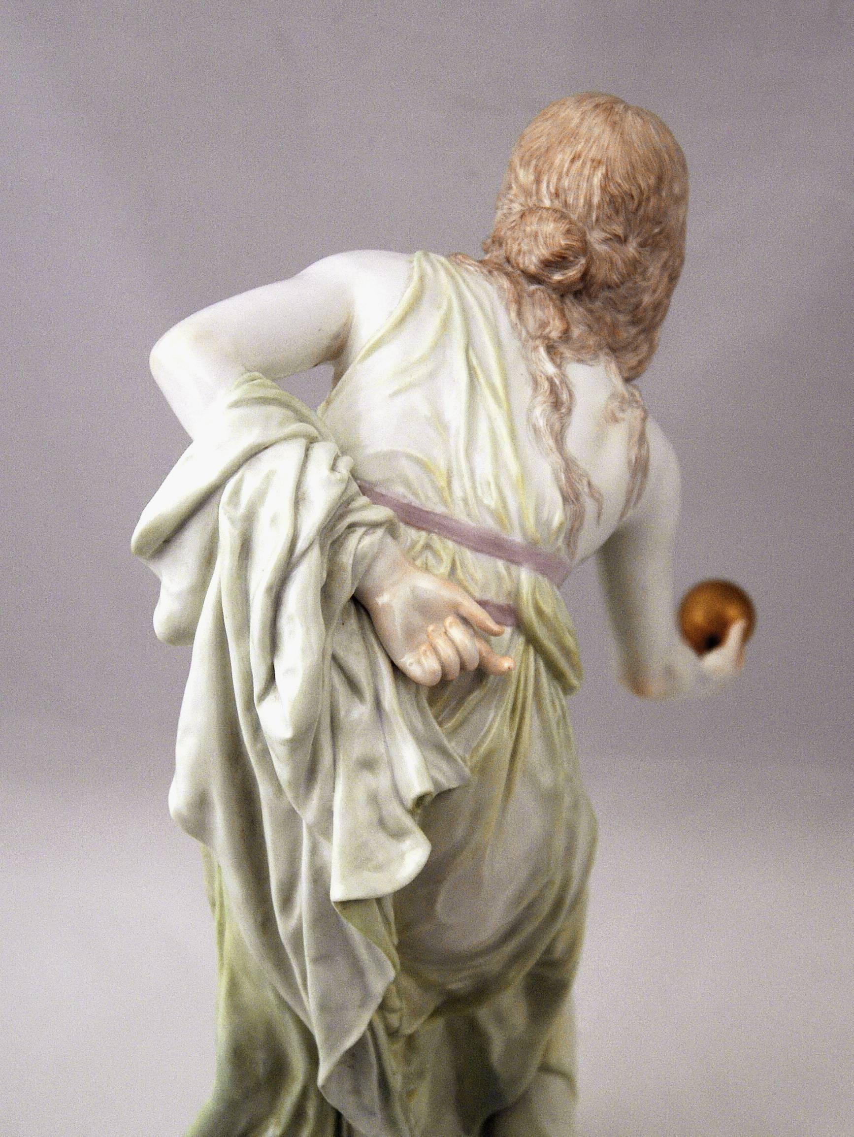 Meissen Girl Playing Bowls Walter Schott Art Nouveau, circa 1900 1