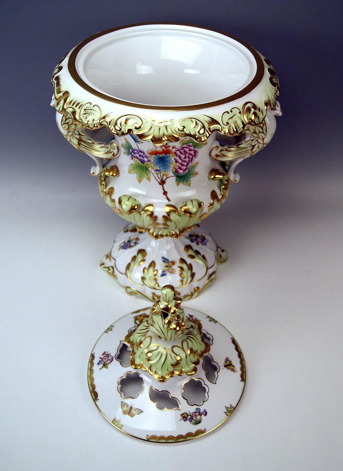 Herend Huge Lidded Vase VBO Hungary, circa 1950, Height 22.63 inches