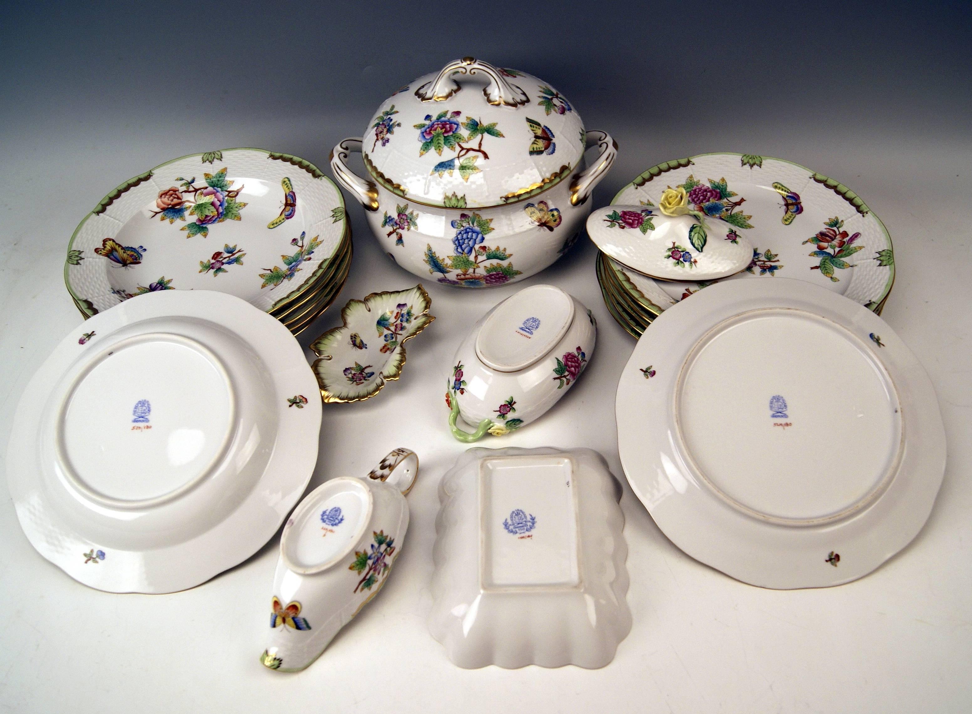 Other Herend Dinner Set for Six Persons Victoria Avec Bord En or Vbo, circa 1970-1976
