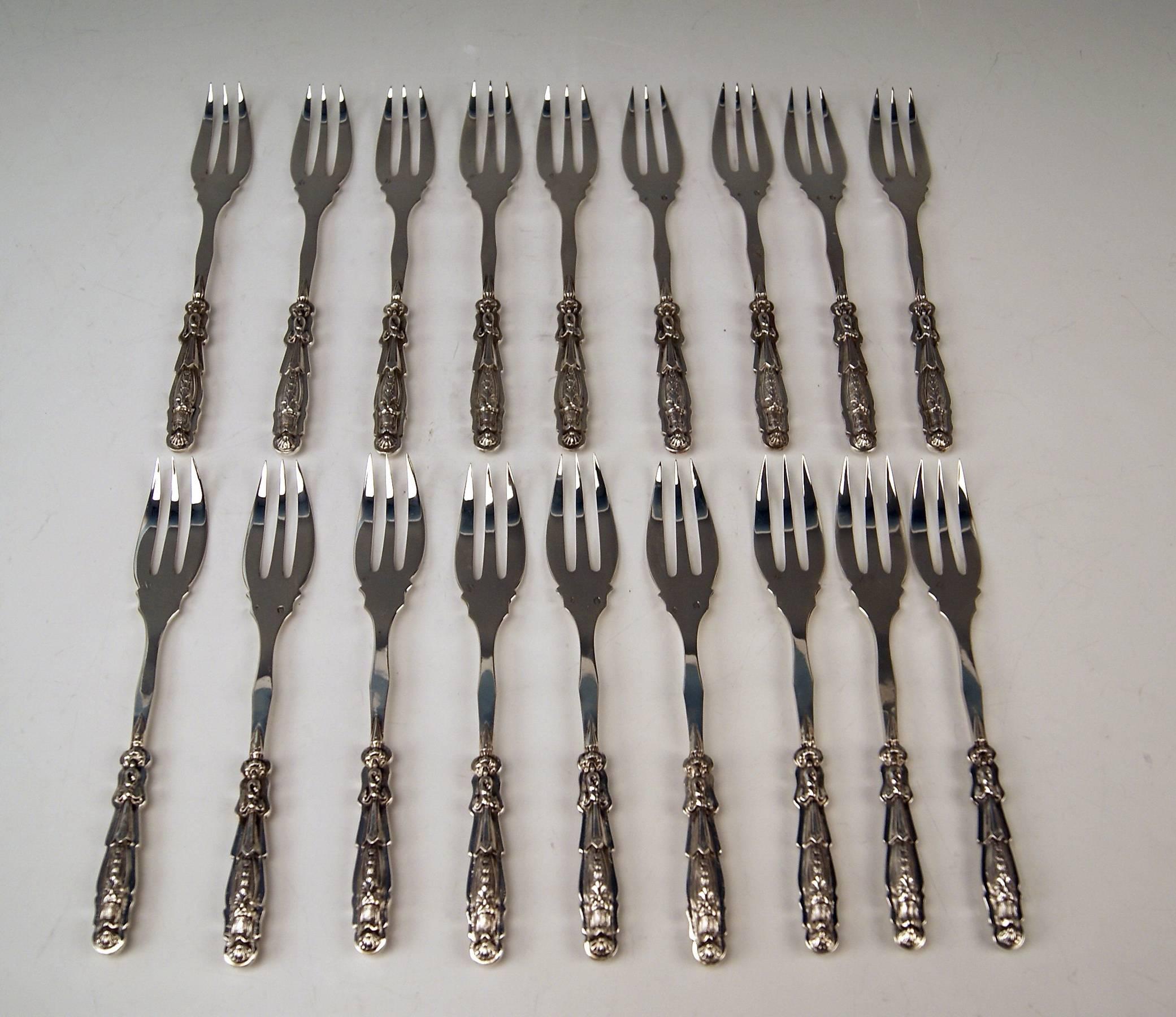 Other Silver 36-Piece Flatware Fish Cutlery, French Manufactory Paris, circa 1900 For Sale