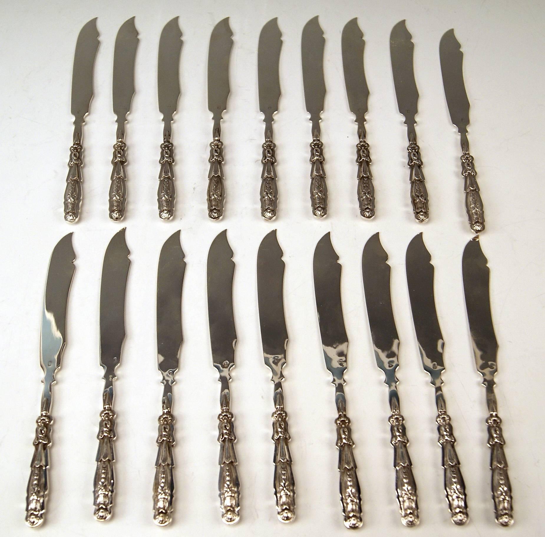 Silver 36-Piece Flatware Fish Cutlery, French Manufactory Paris, circa 1900 In Excellent Condition For Sale In Vienna, AT